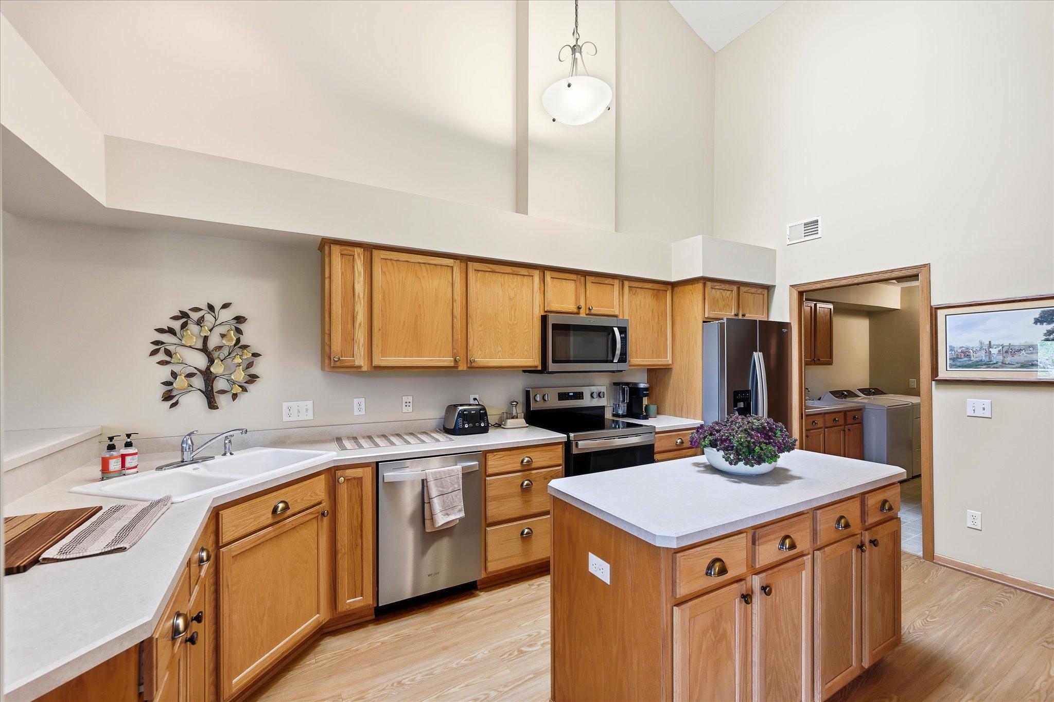 247 W Canyon Drive Property Photo 5