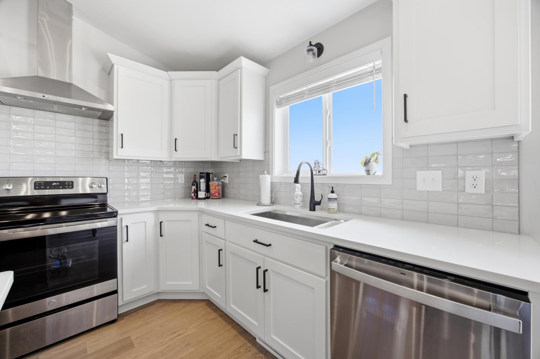 1204 Marlys Drive W Property Photo 11