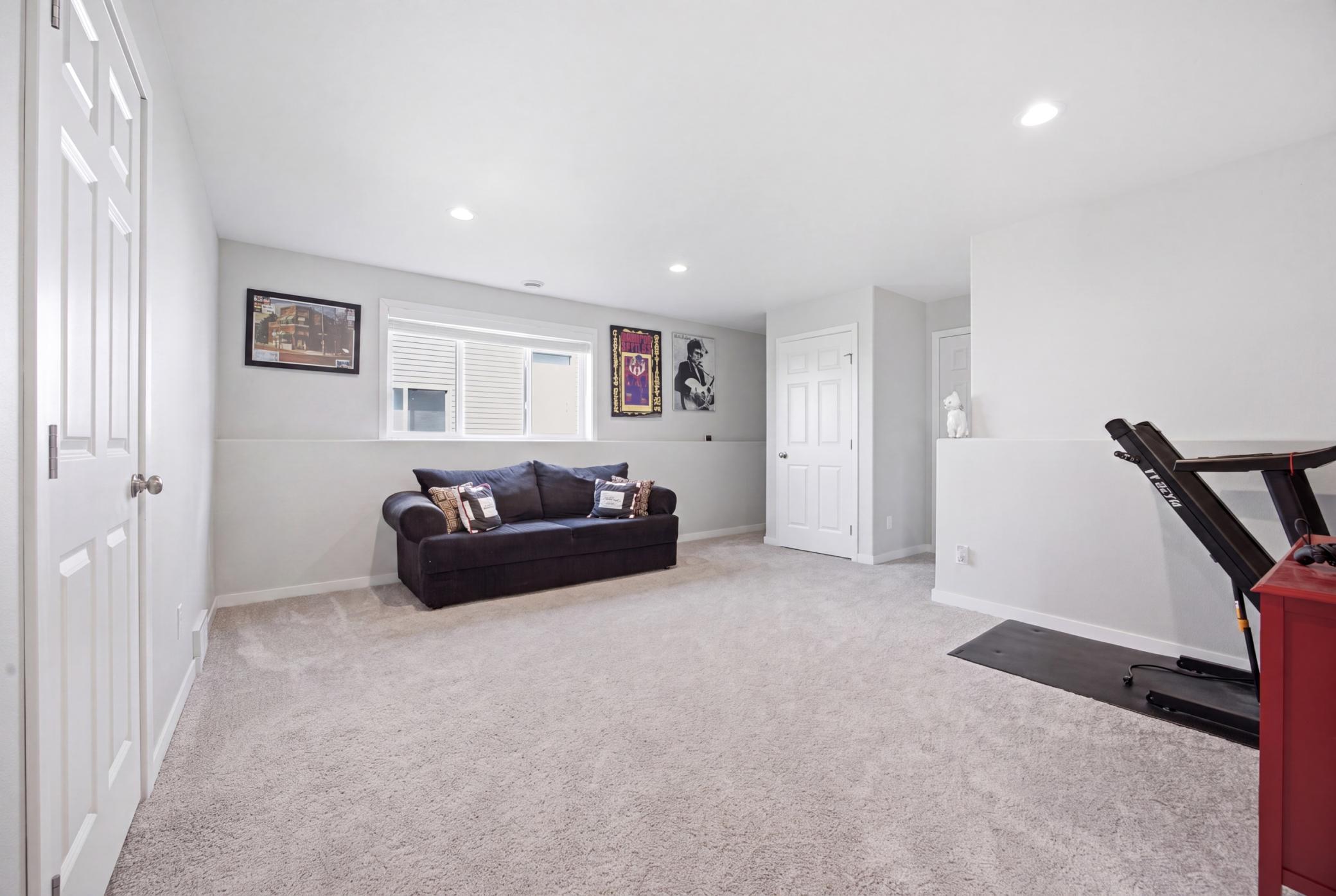 1204 Marlys Drive W Property Photo 18