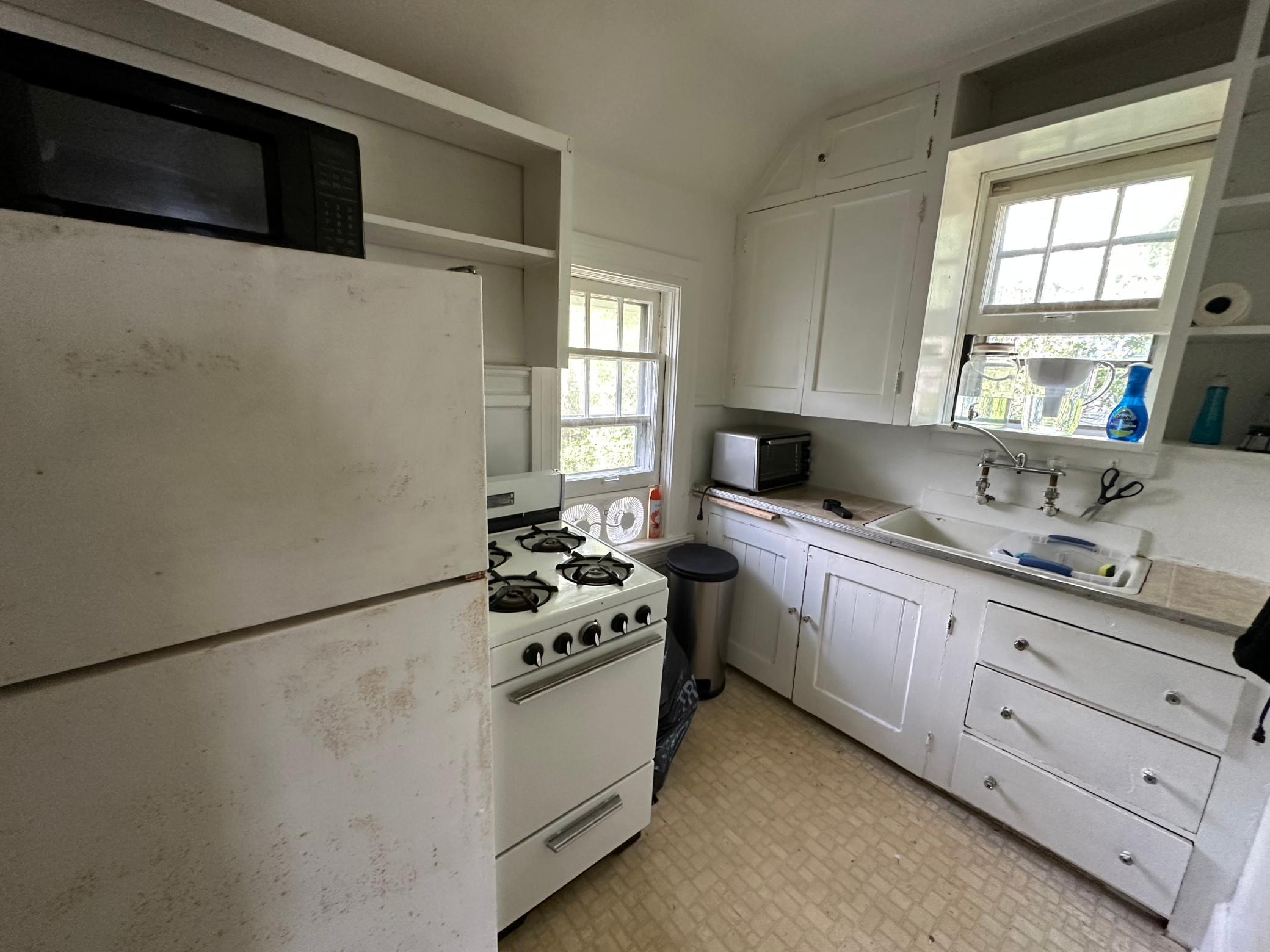 415 1st Street E Property Photo 9