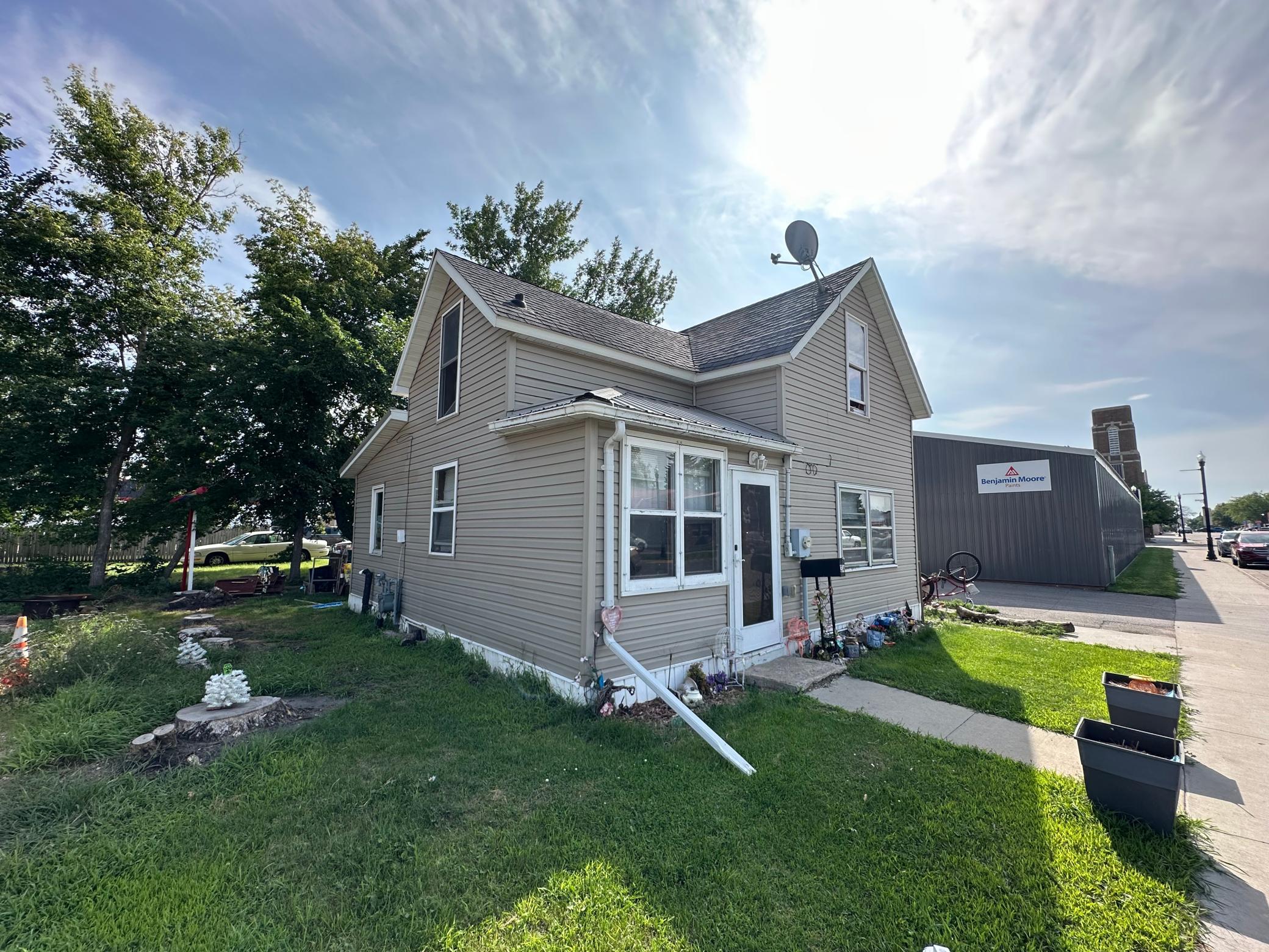 314 4th Street E Property Photo 1