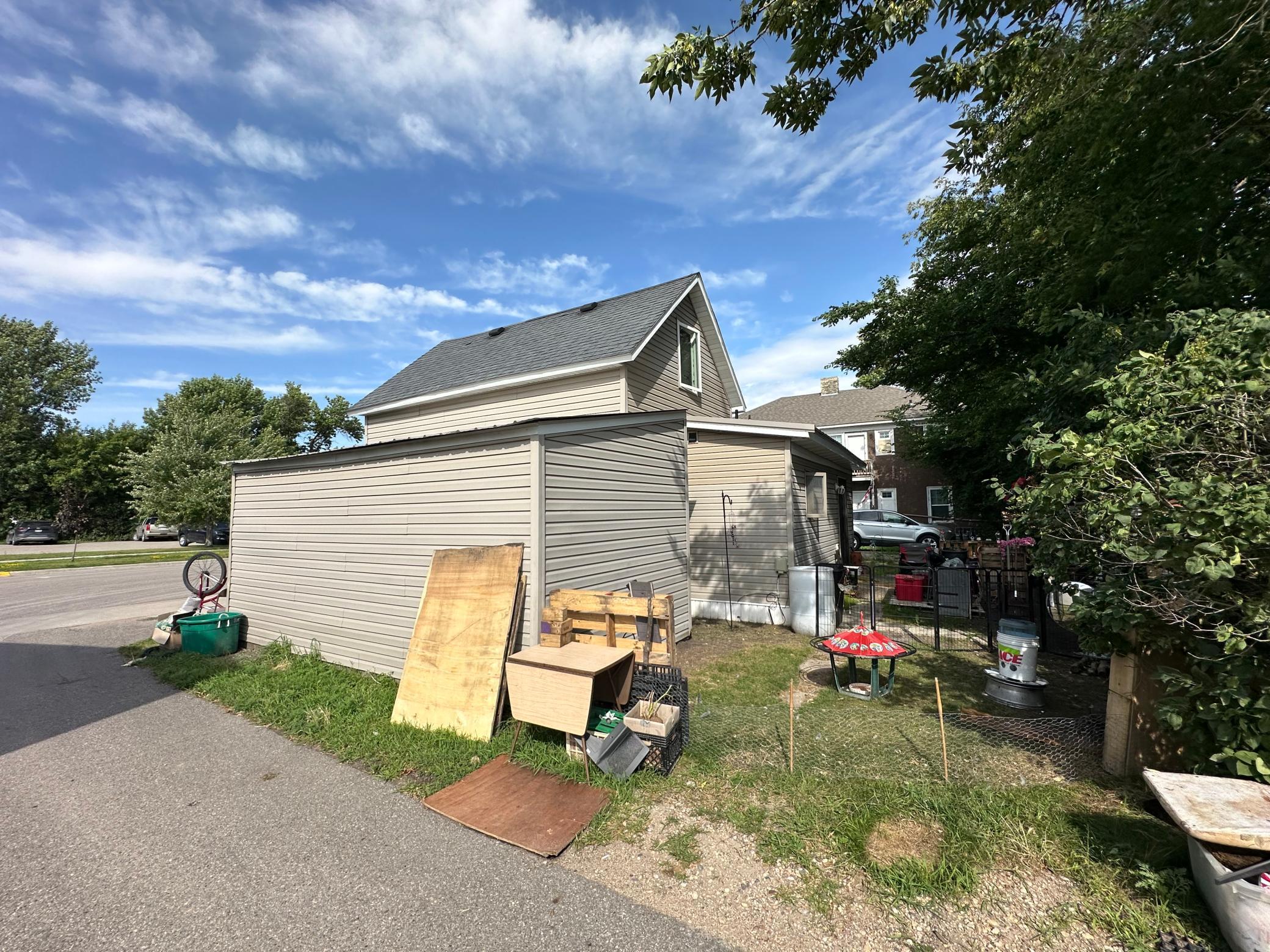 314 4th Street E Property Photo 3