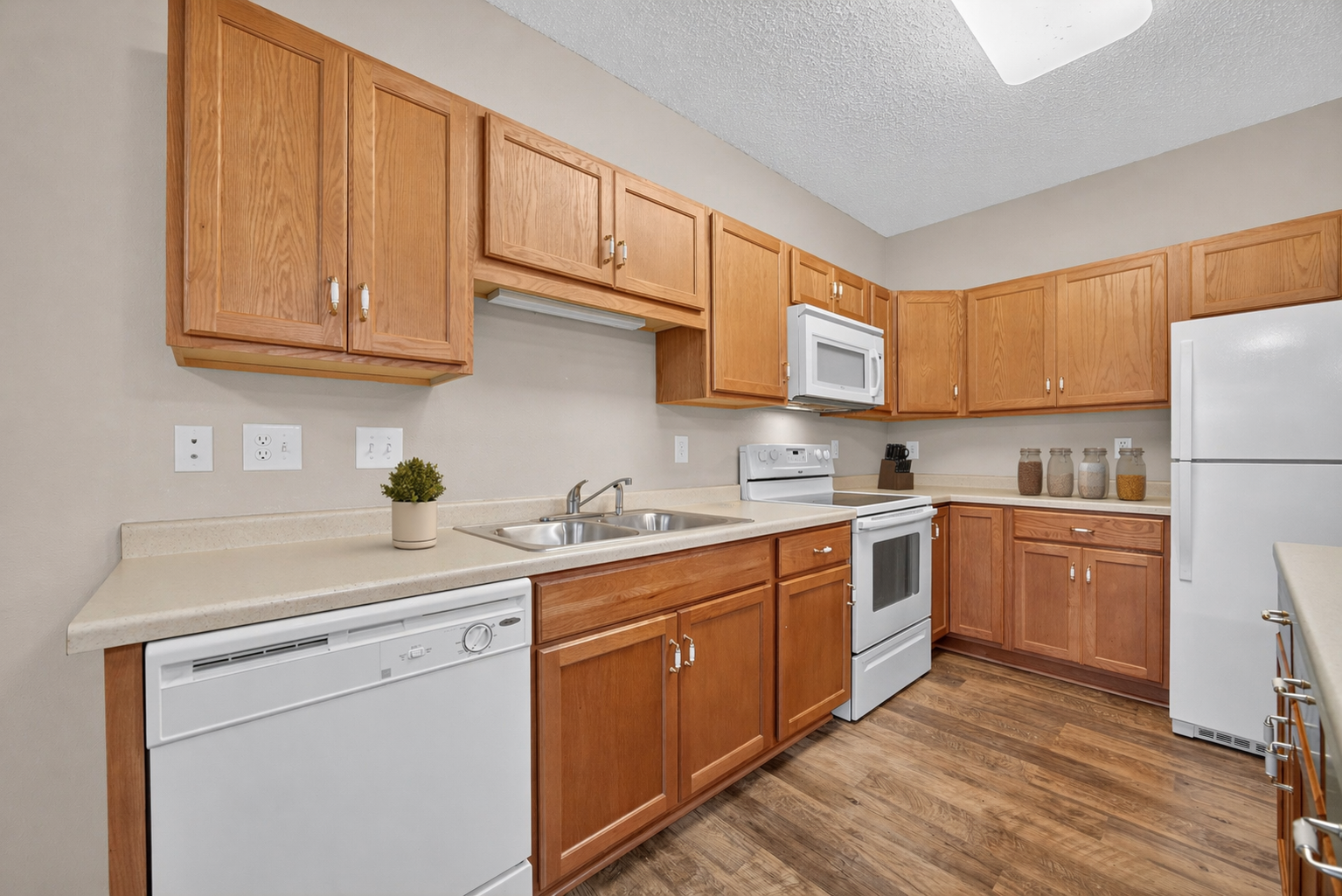 1880 3rd Avenue Nw 211 Property Photo 5