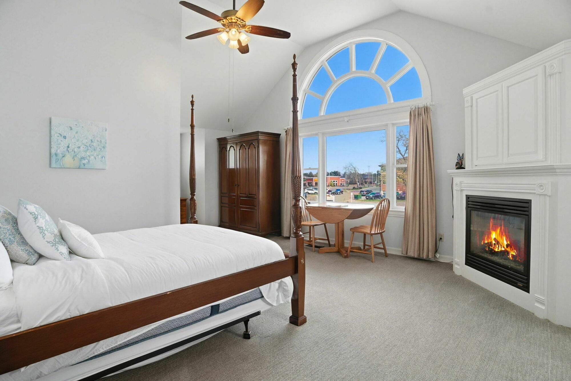 305 River Street Property Photo 15