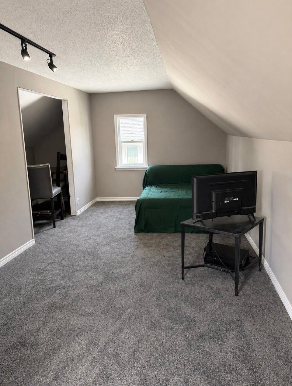 1712 Arlington Avenue E Property Photo 5