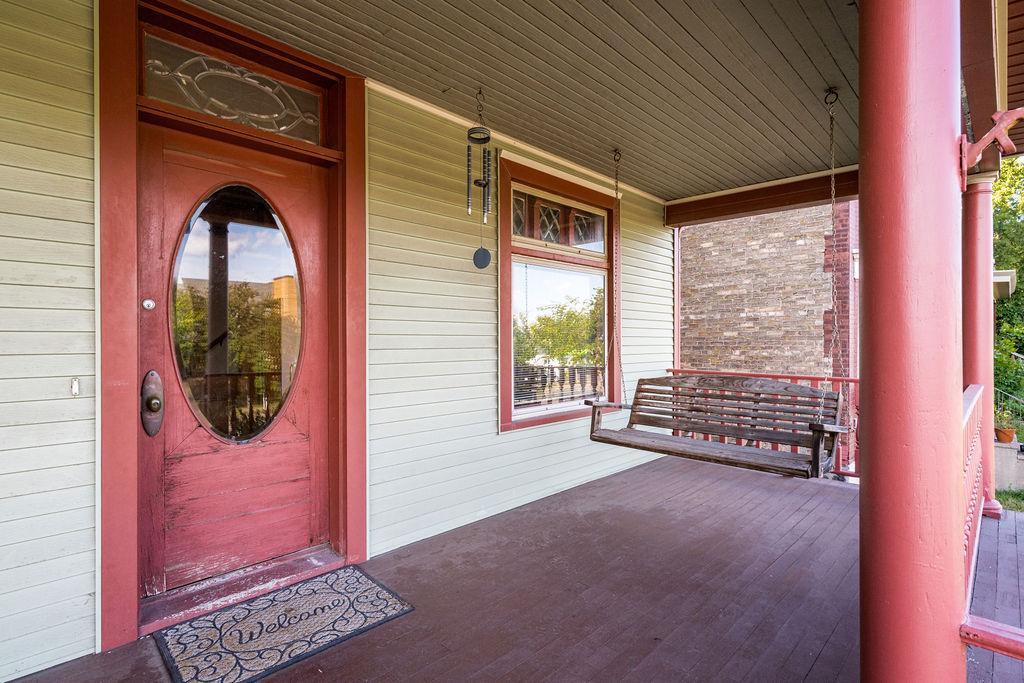 1101 E 4th Street Property Photo 5