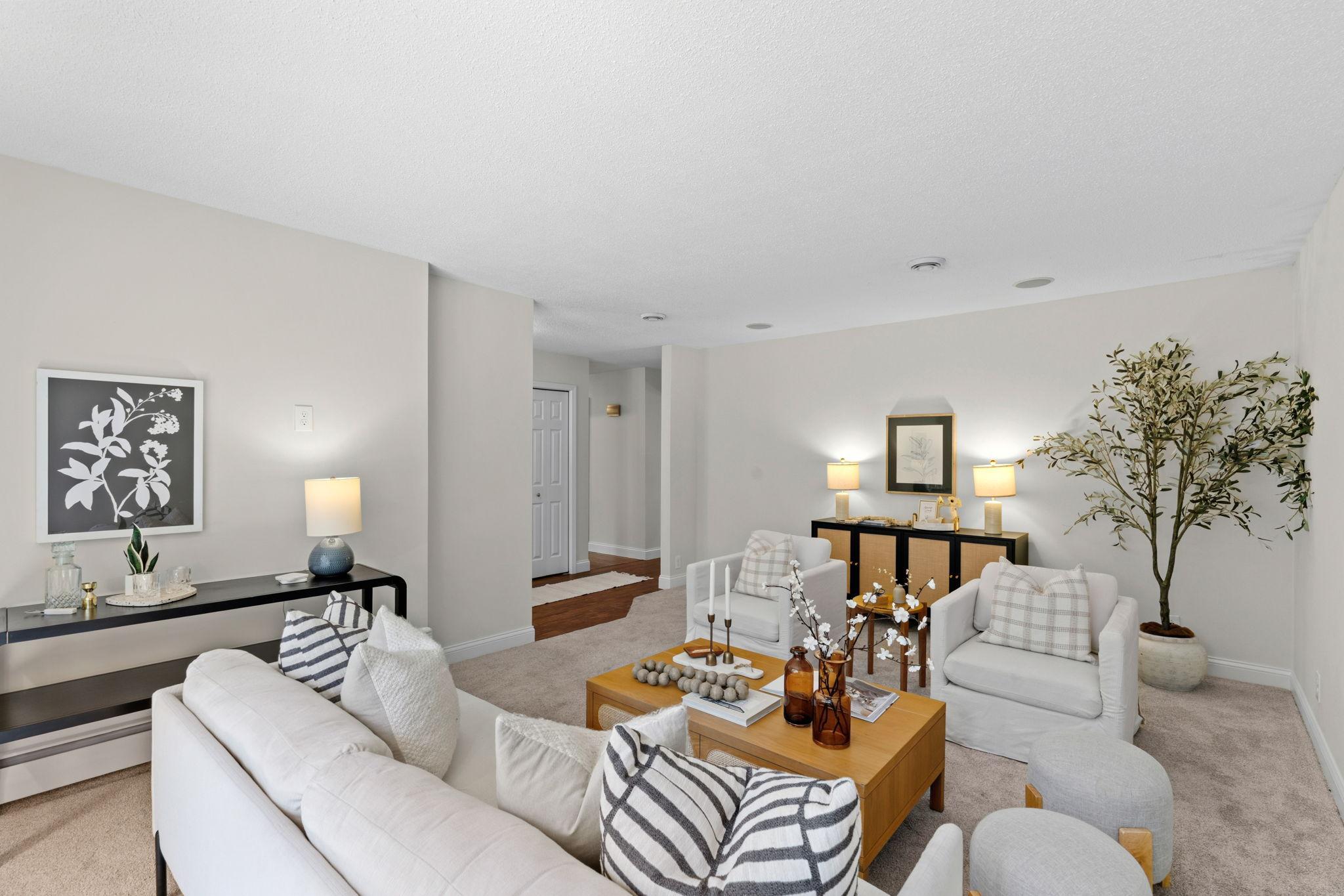 12918 Rutledge Circle Property Photo 4