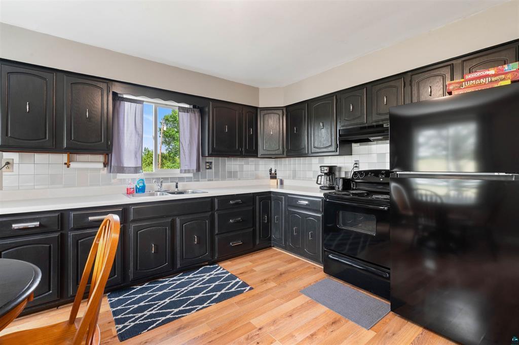 3869 Sandberg Road Property Photo 4