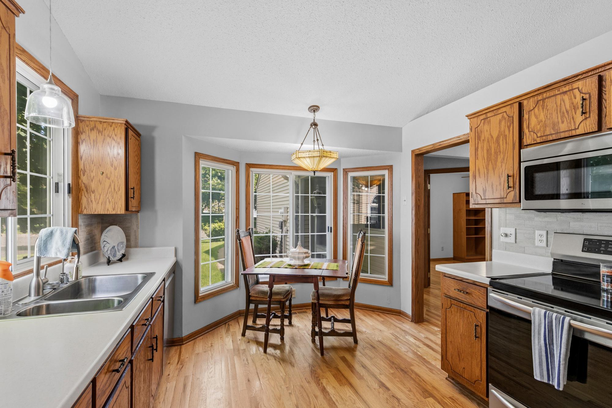 5661 Donegal Court Property Photo 6