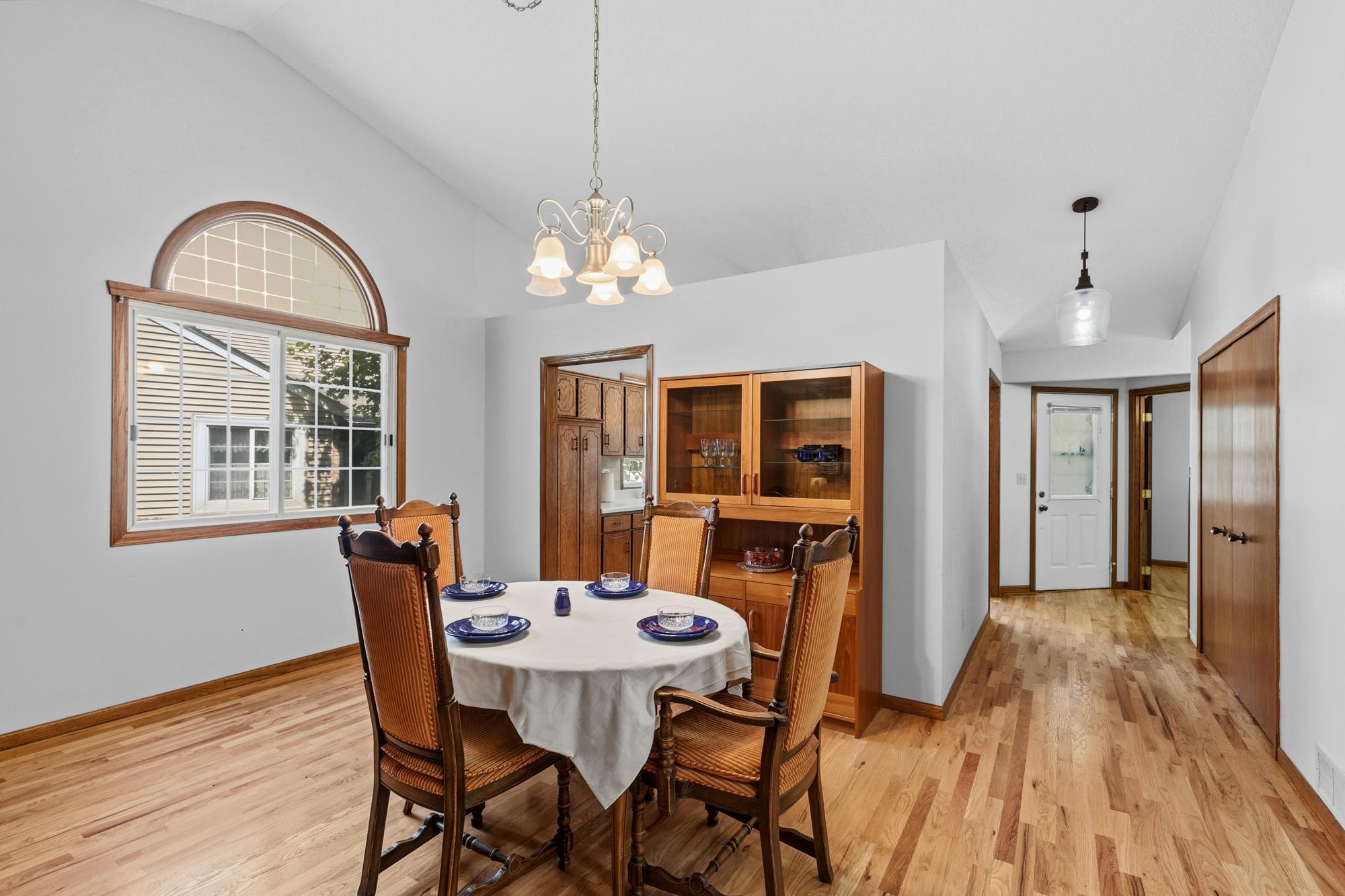 5661 Donegal Court Property Photo 16