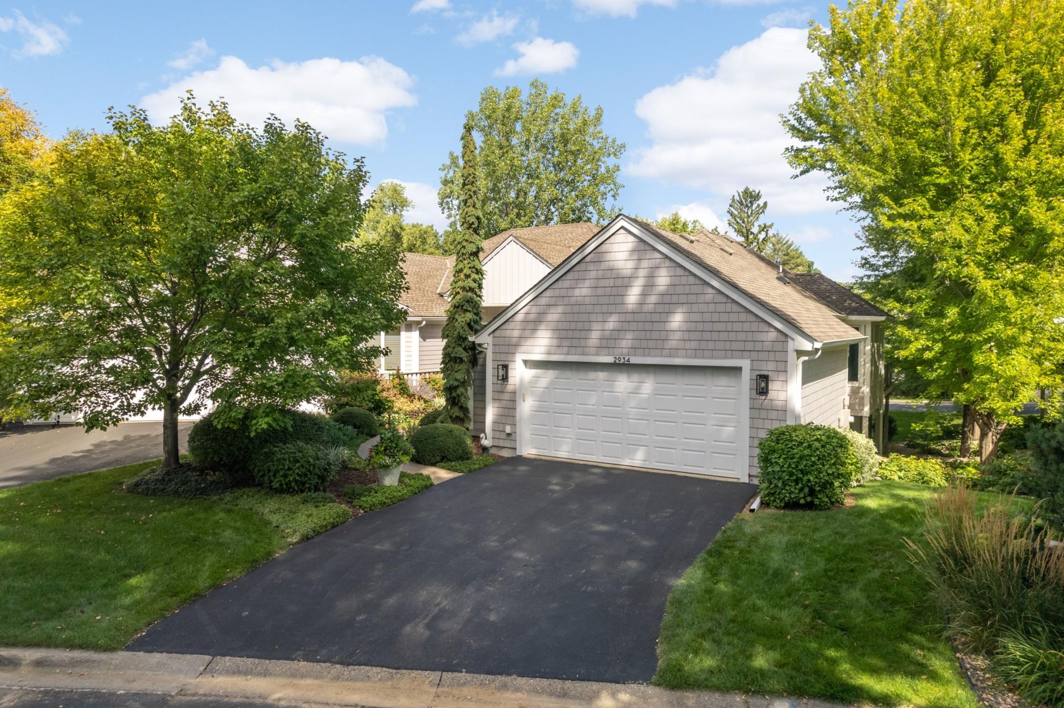 2934 Pelican Point Circle
