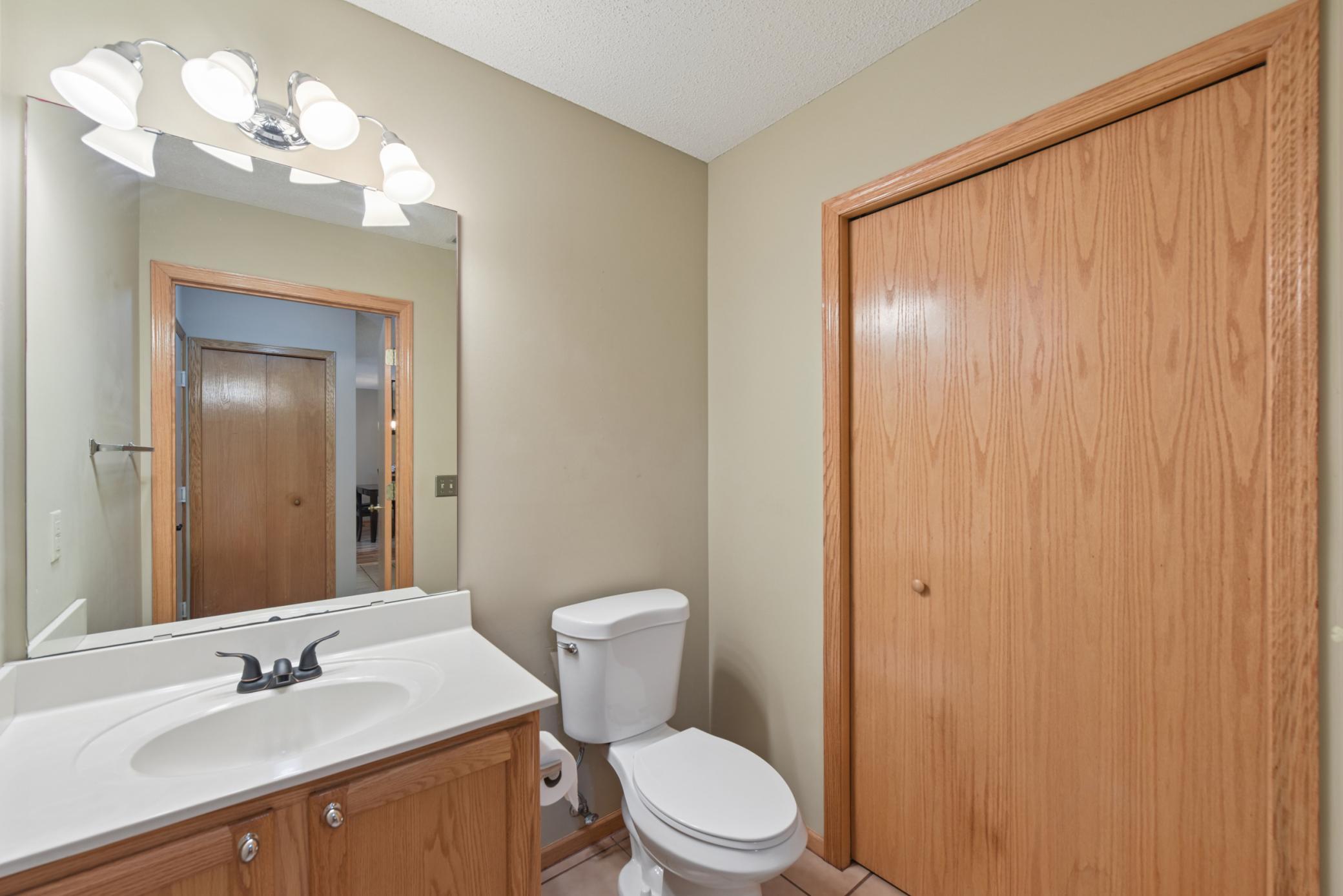 2335 Oakridge Circle Property Photo 13