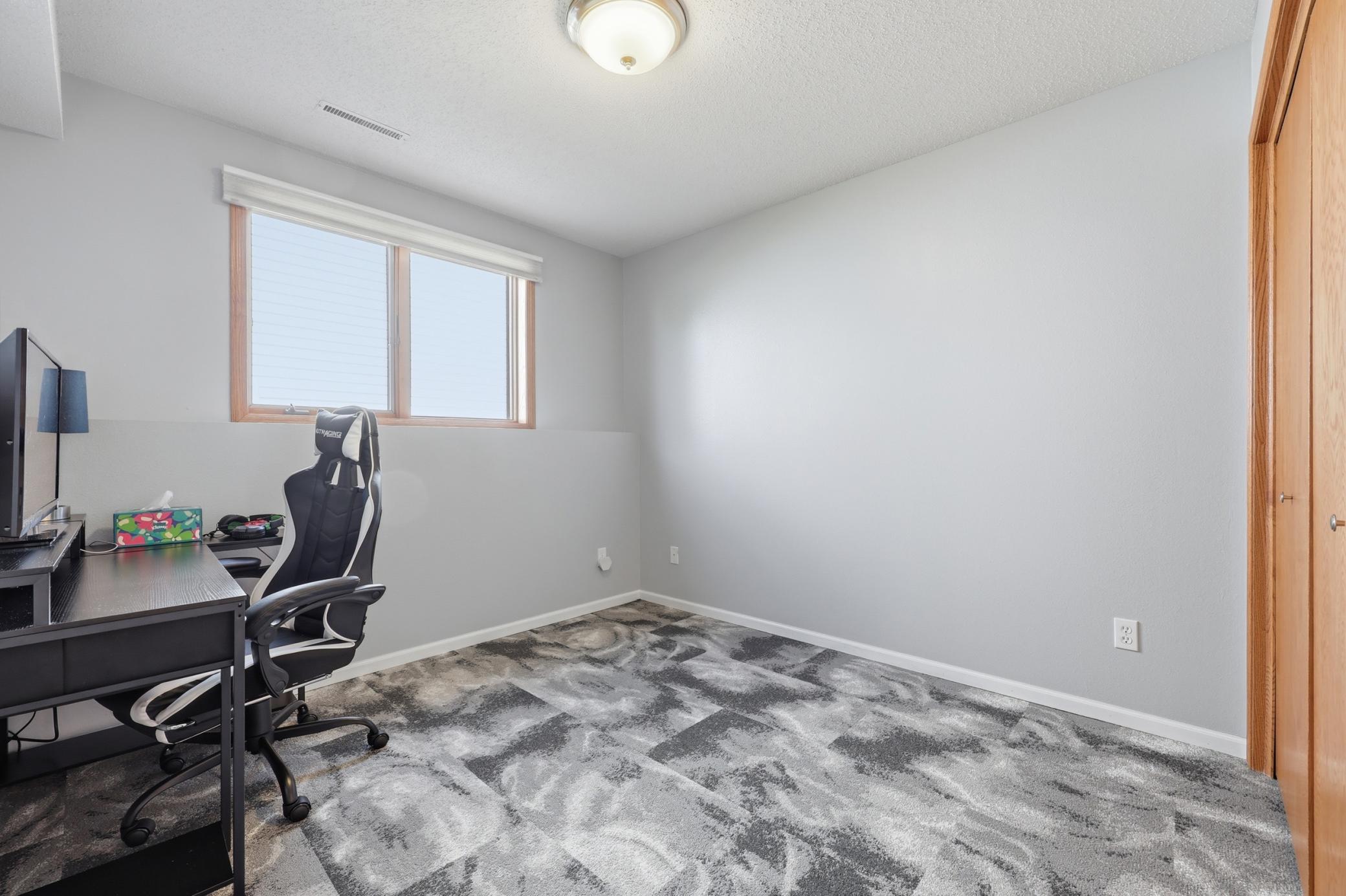 1512 19th Avenue E Property Photo 23