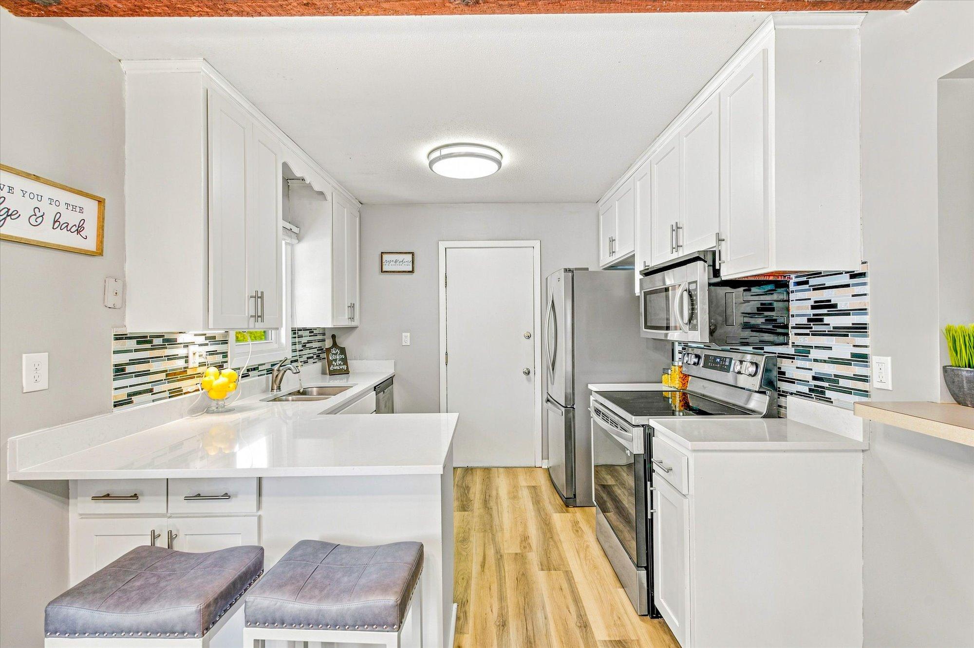 8200 Goodrich Road Property Photo 13