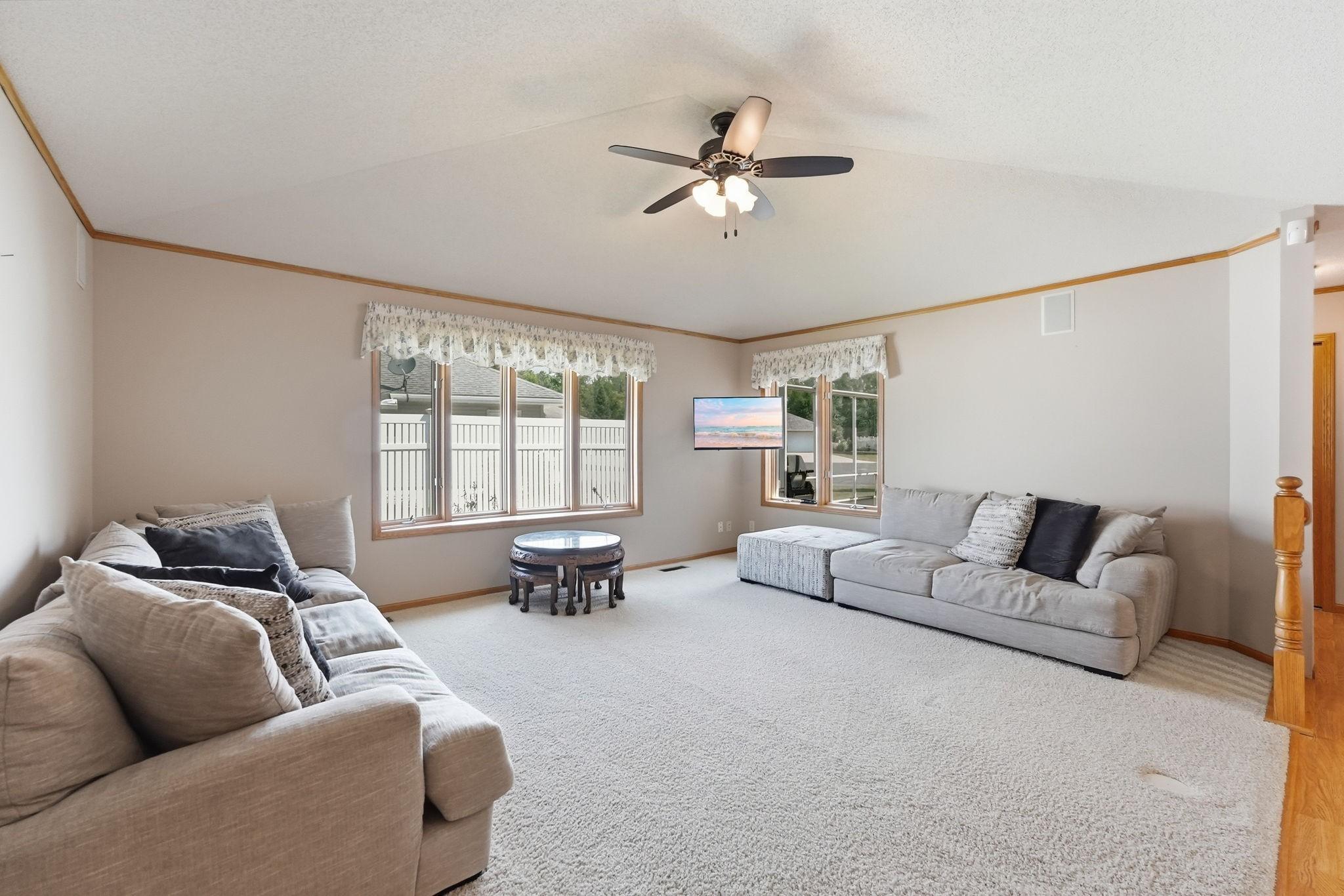 207 Circle View Drive Property Photo 5