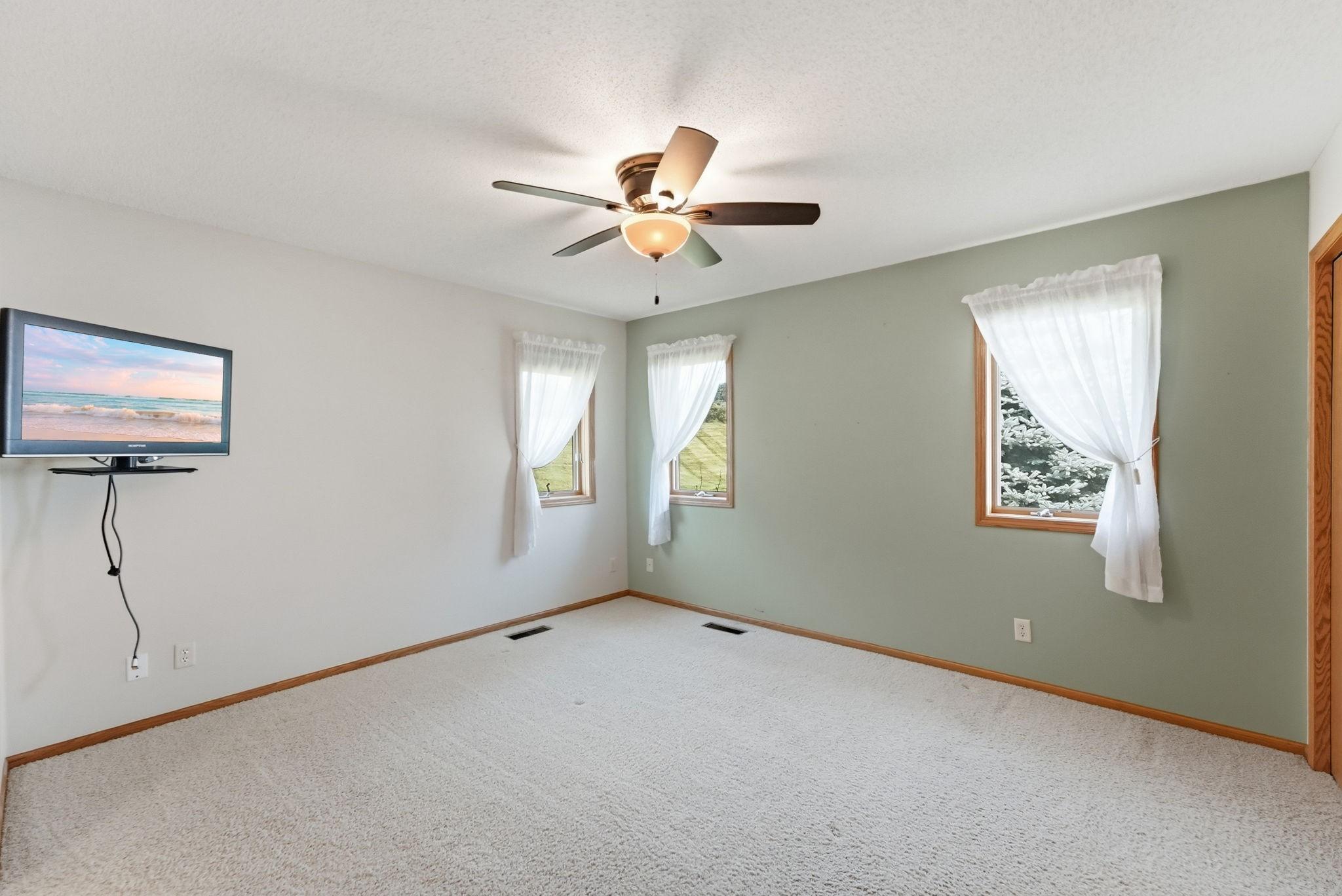 207 Circle View Drive Property Photo 13