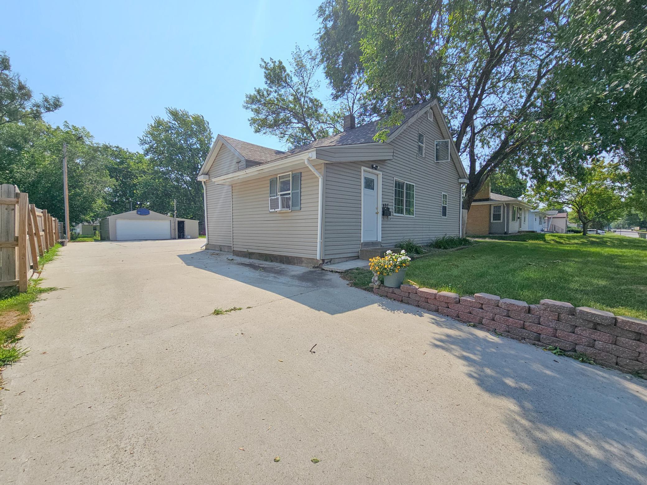 407 S 2nd Street Property Photo 25