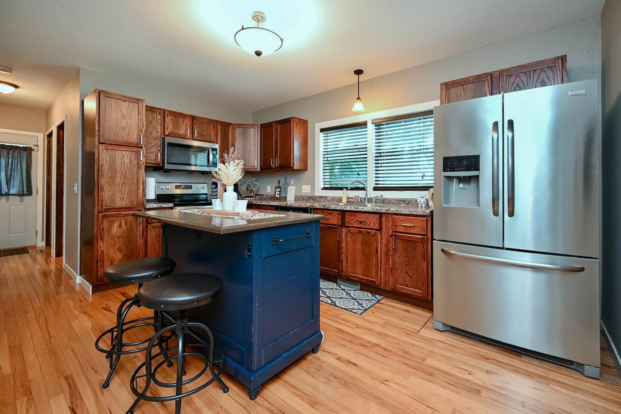 528 E 2nd Street Property Photo 5