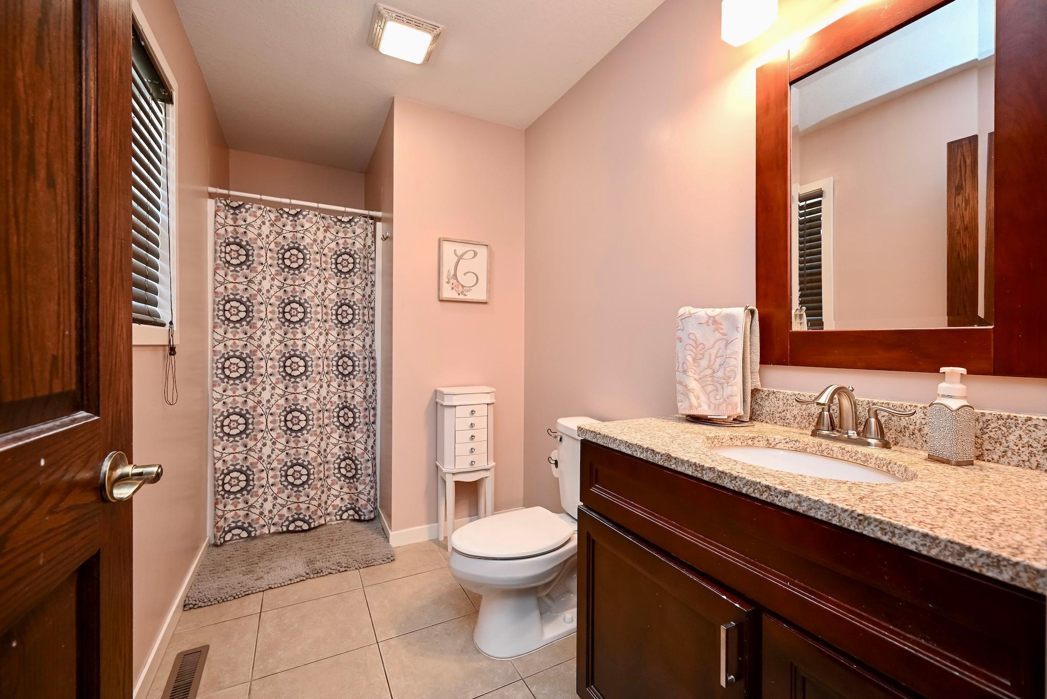 528 E 2nd Street Property Photo 10