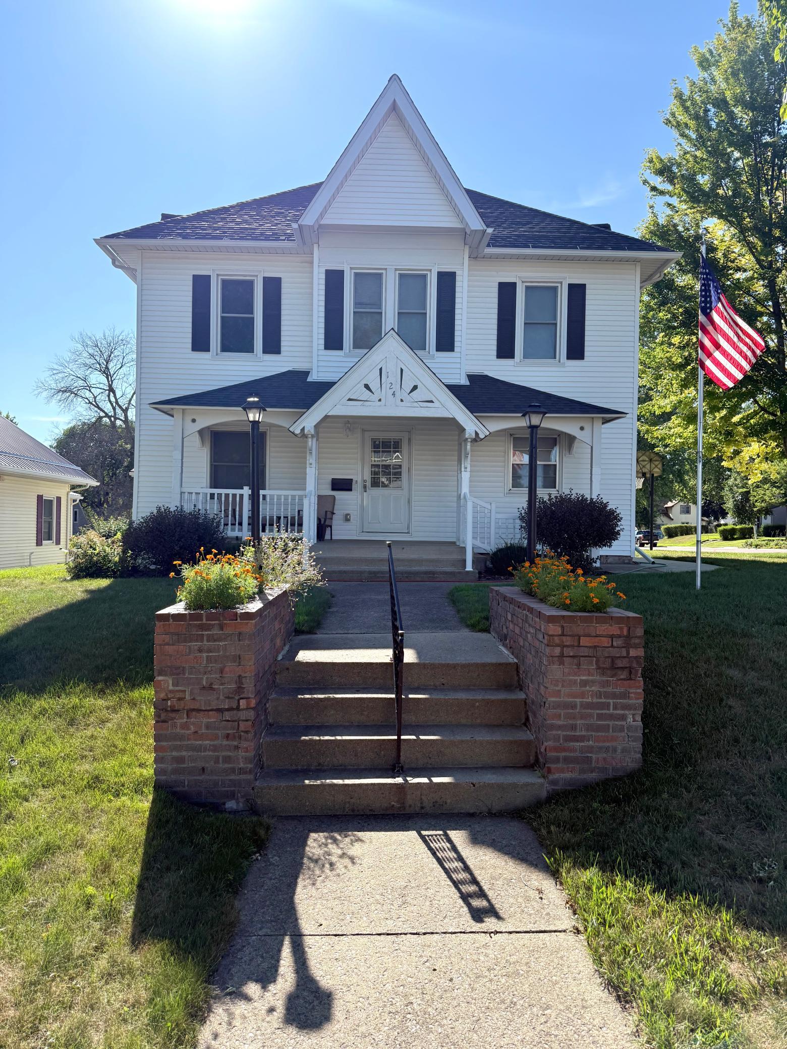 124 N Spring Avenue Property Photo 1
