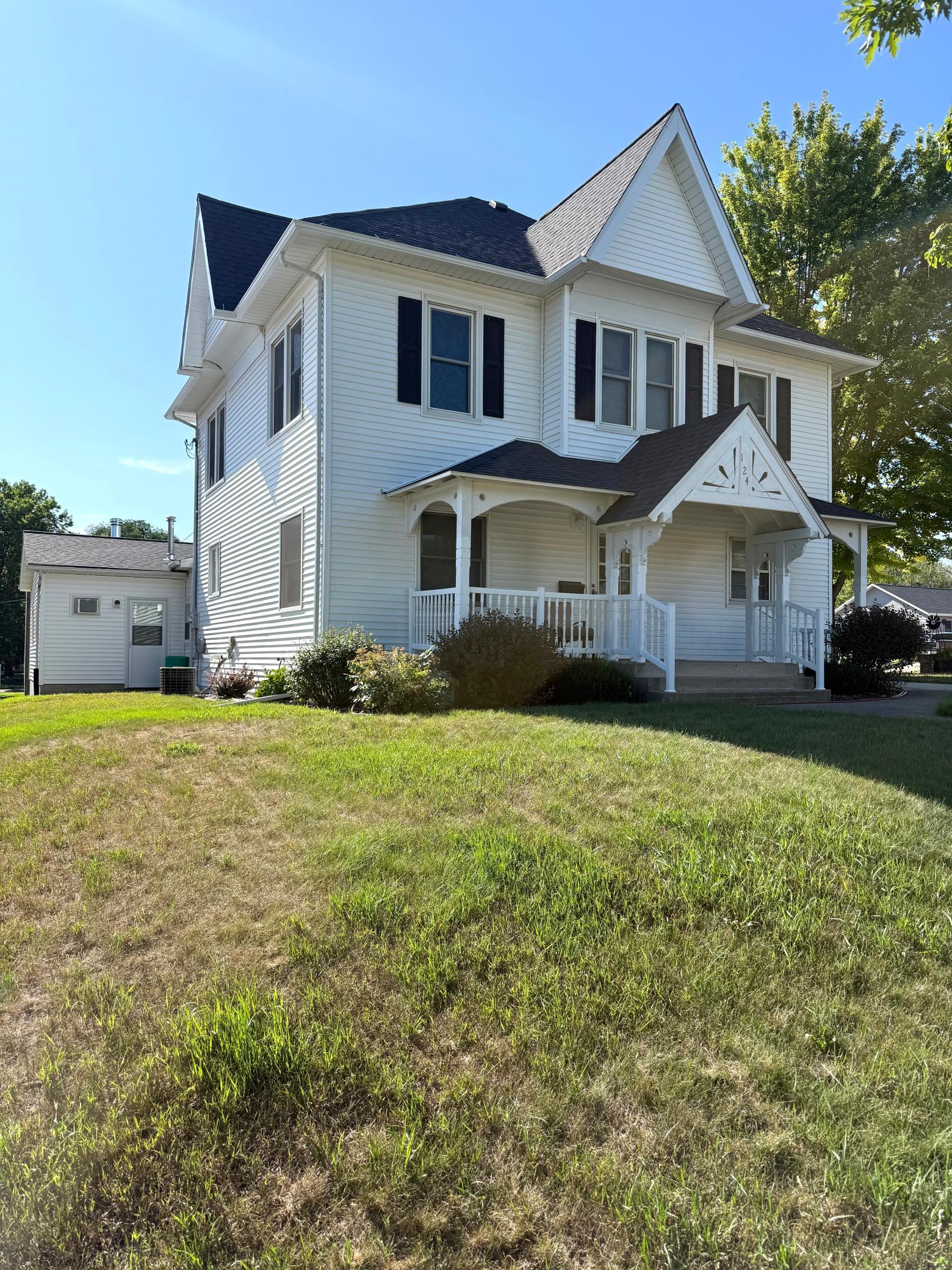 124 N Spring Avenue Property Photo 2