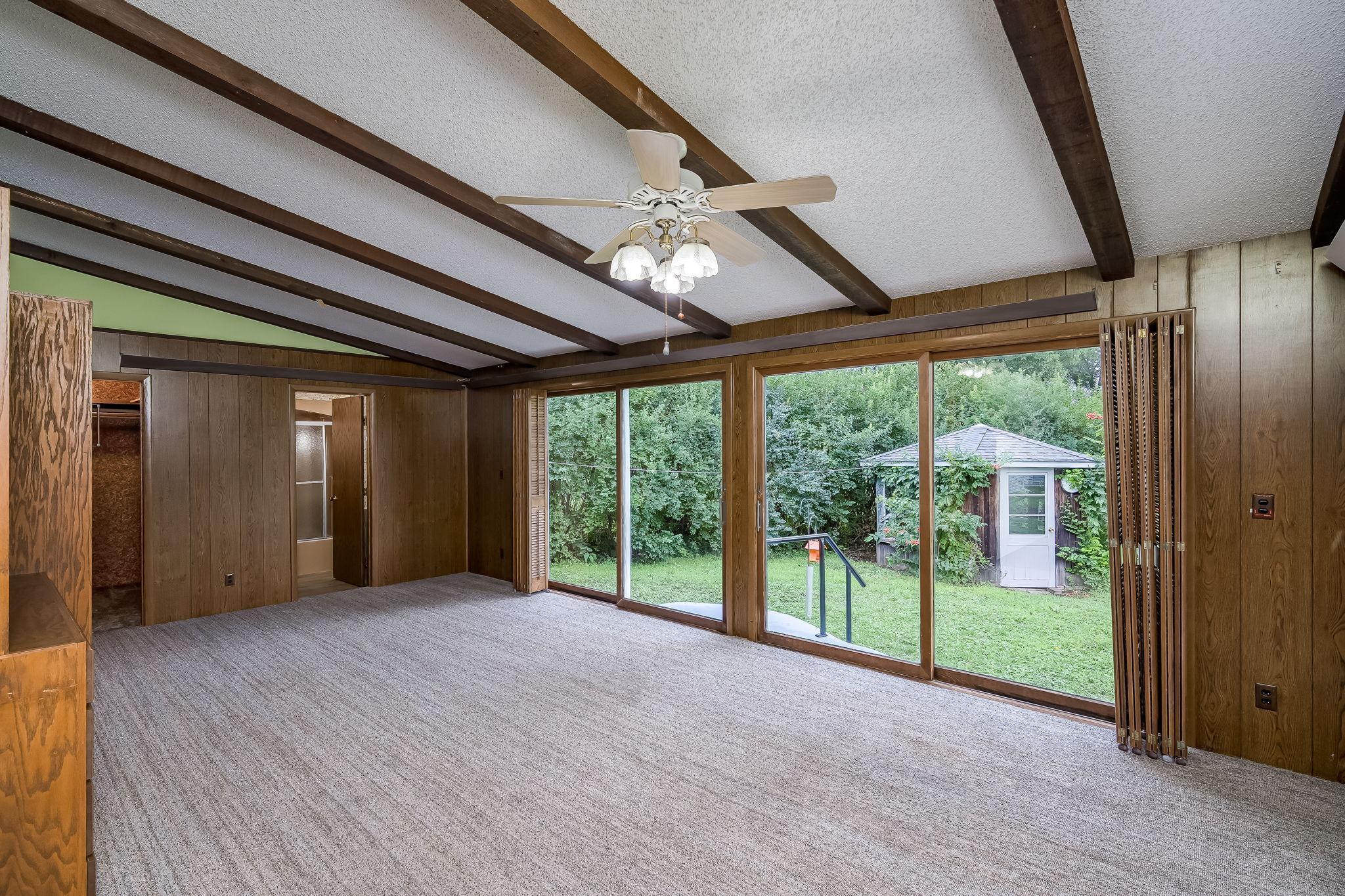 128 N Park Lane Property Photo 7