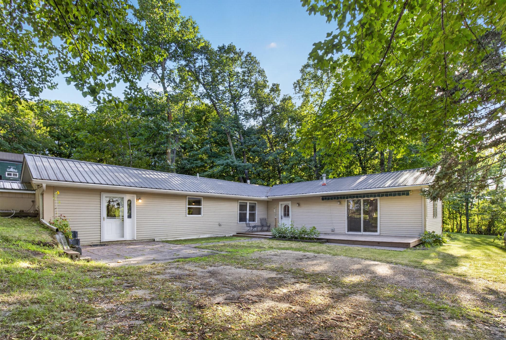 42003 Engstrom Beach Road Property Photo 2