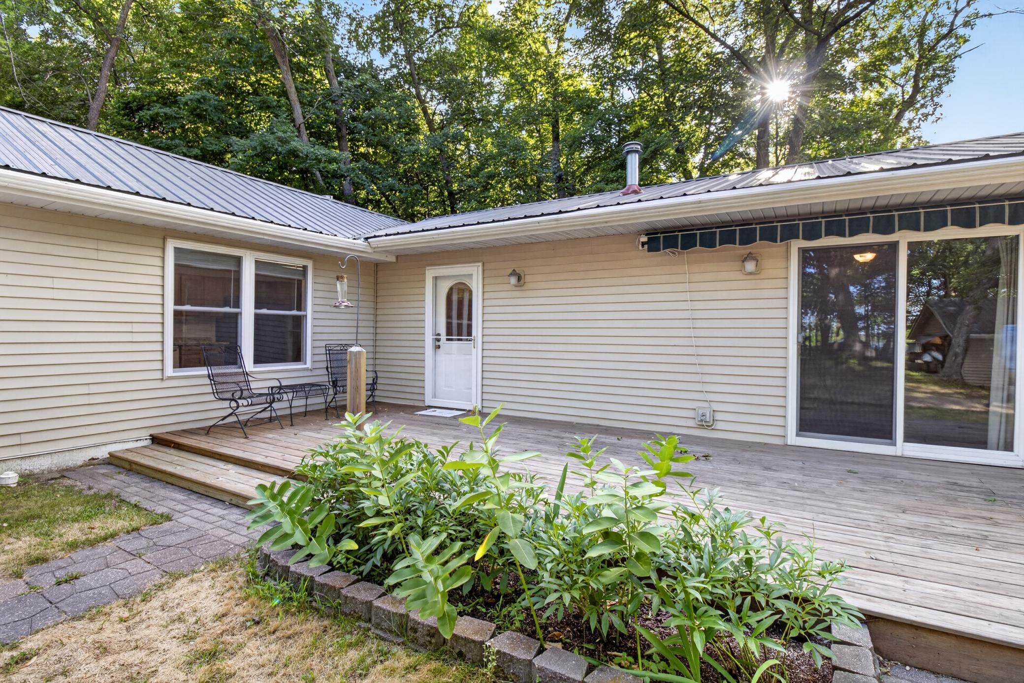 42003 Engstrom Beach Road Property Photo 6