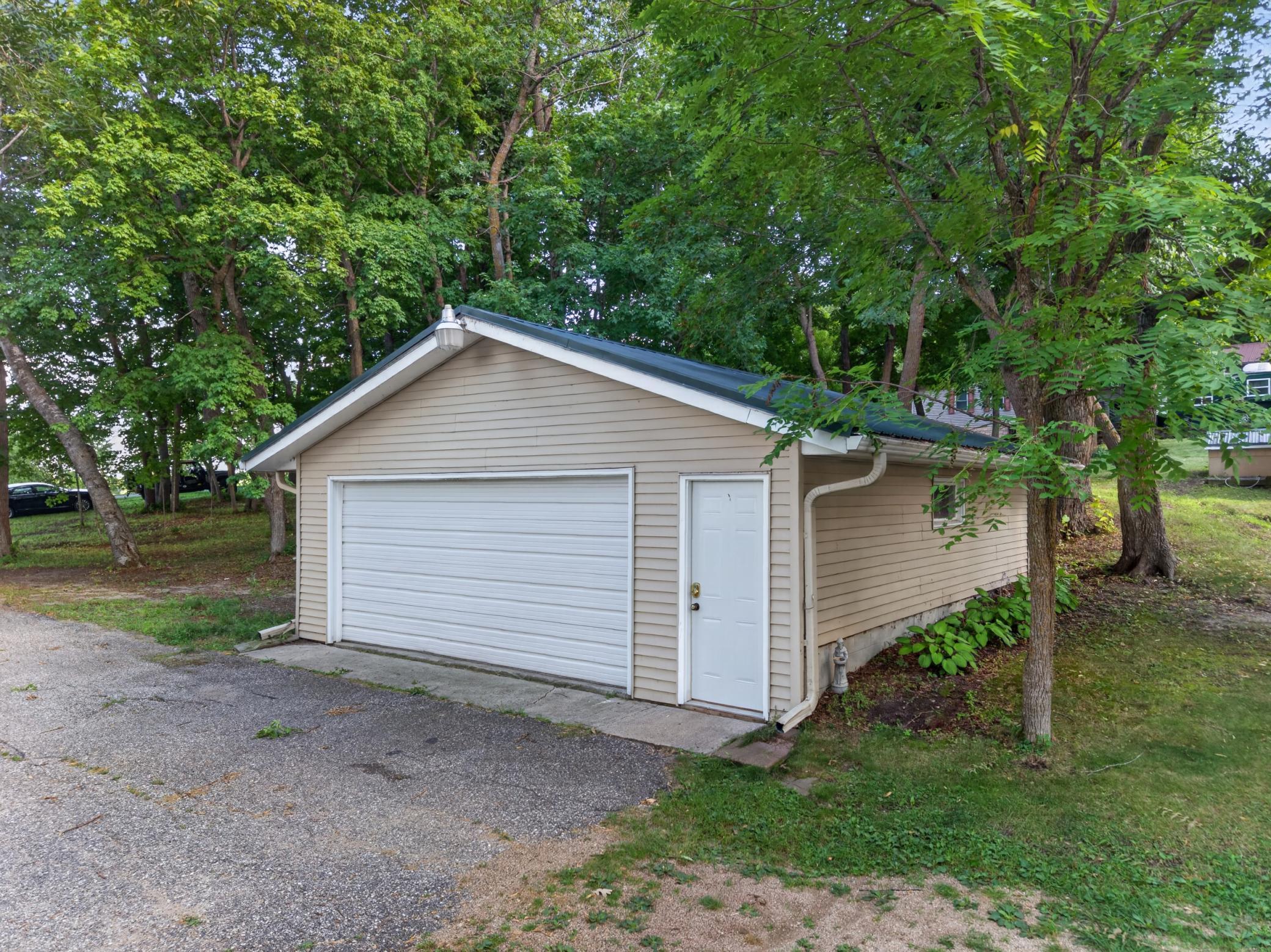 42003 Engstrom Beach Road Property Photo 7
