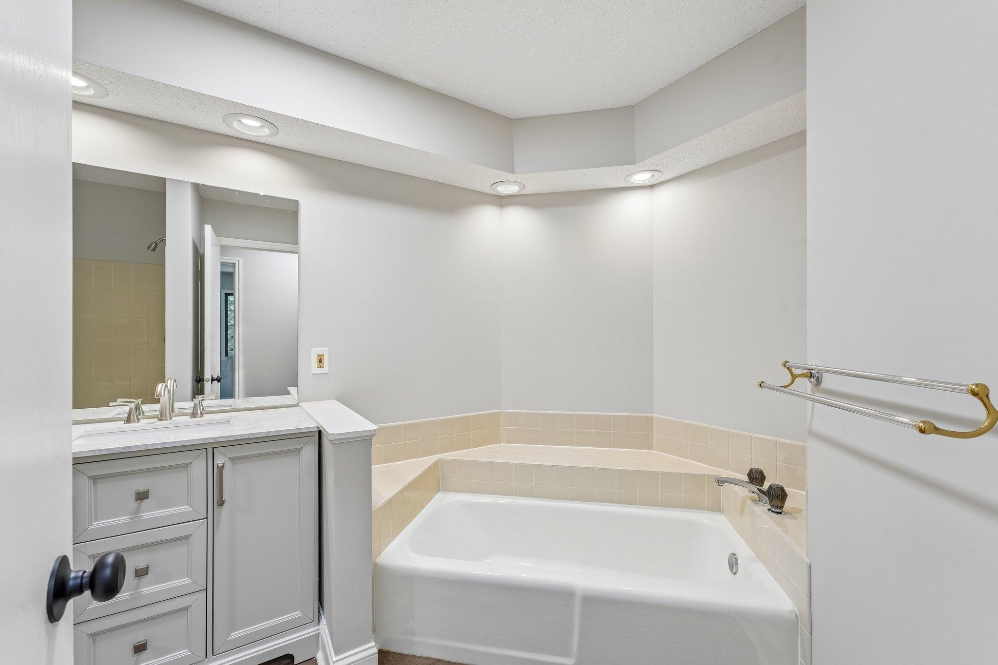 2301 Mailand Road E Property Photo 13