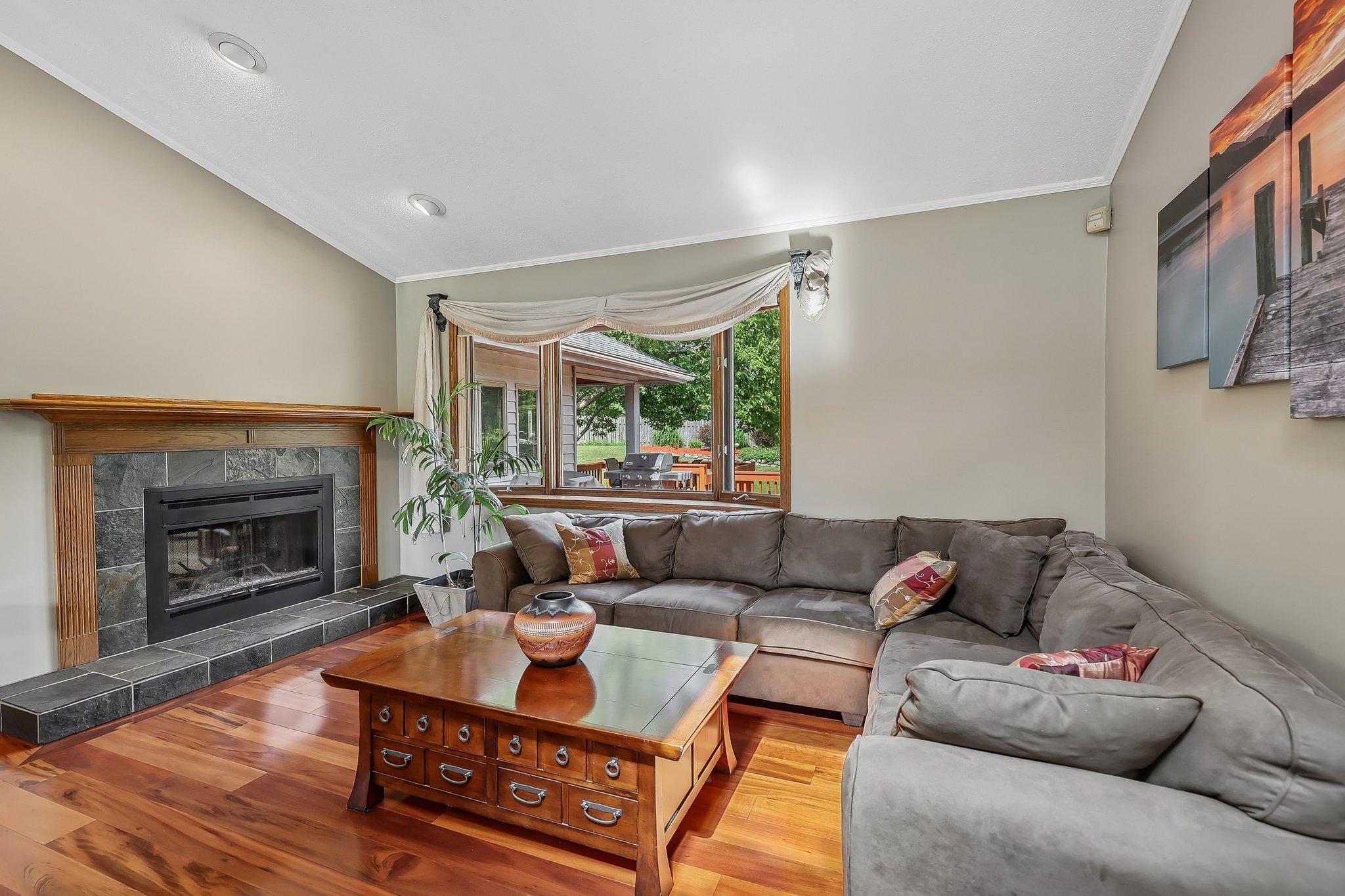 8583 Bower Path Property Photo 6