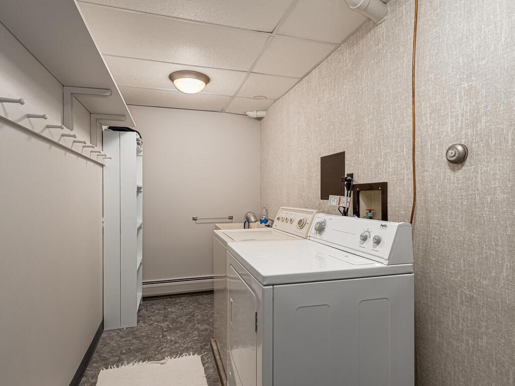 850 Main Street W Property Photo 58