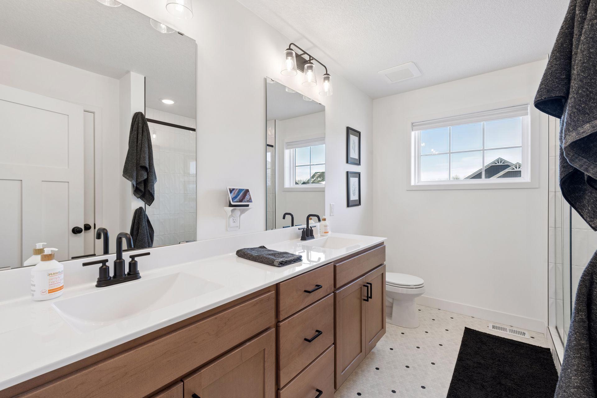 17826 Meadows Way Se Property Photo 23