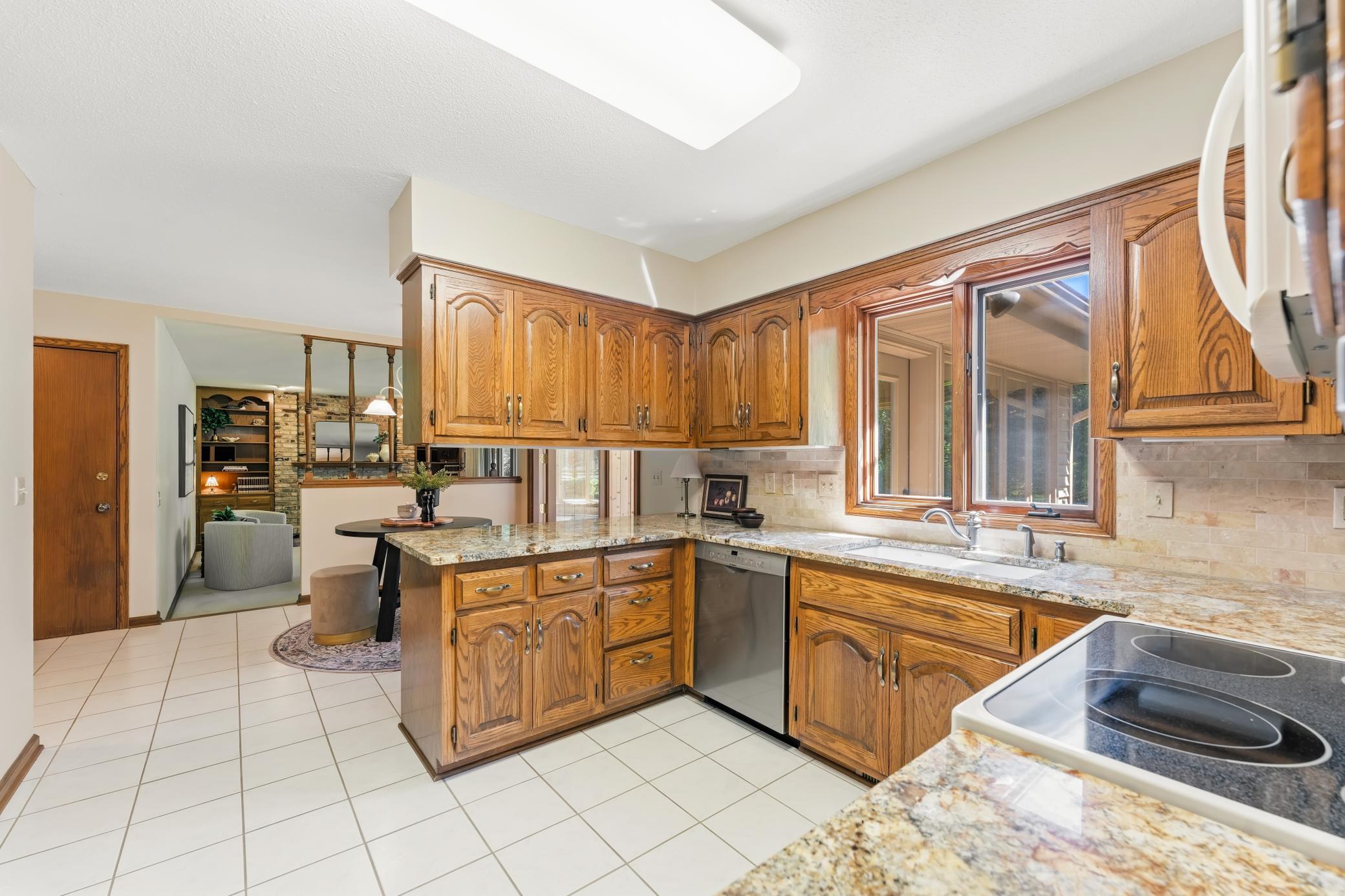 9903 Balmoral Lane Property Photo 12