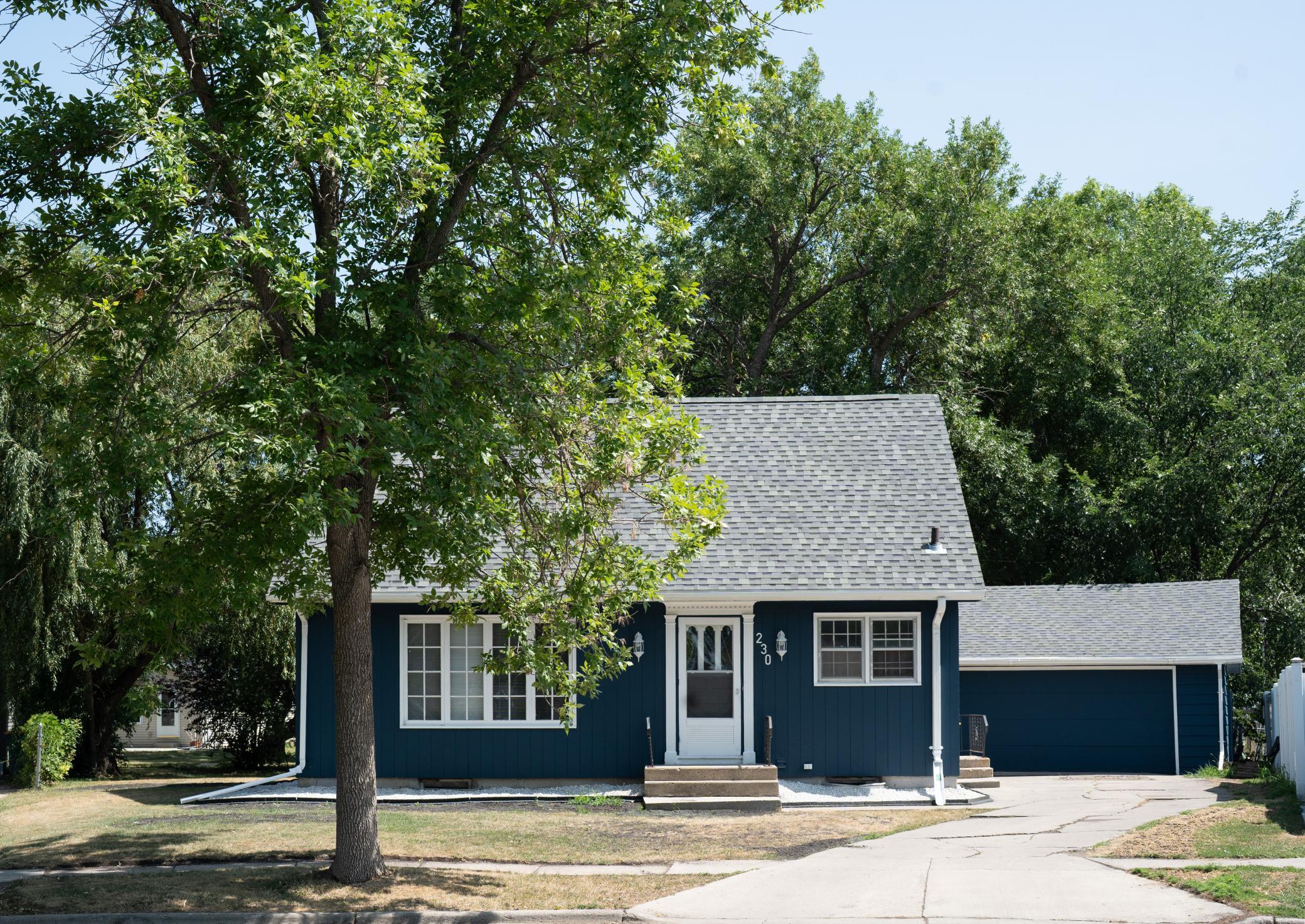 230 5th Avenue E Property Photo 1
