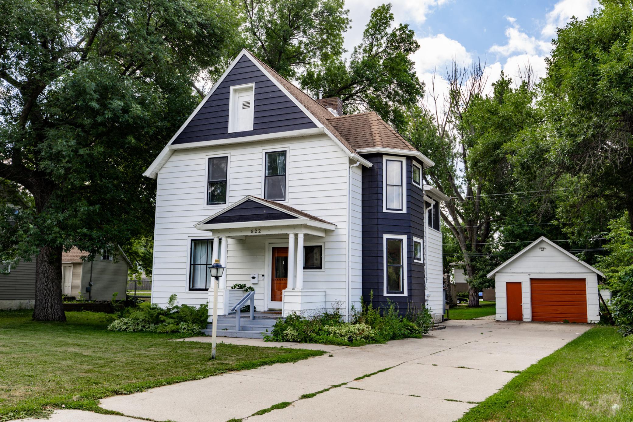 522 E Adolphus Avenue Property Photo 1