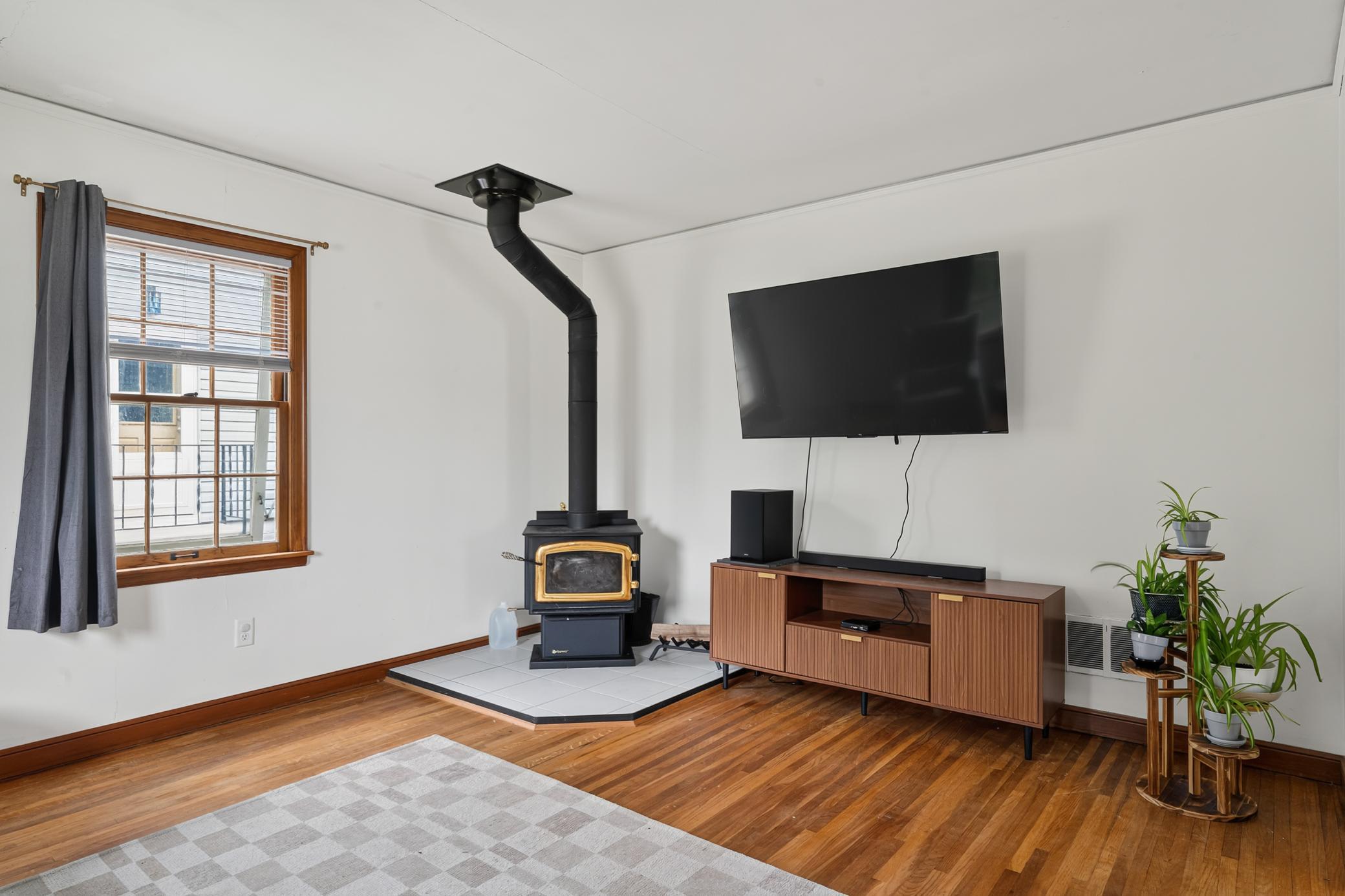 1202 12th Avenue Ne Property Photo 9