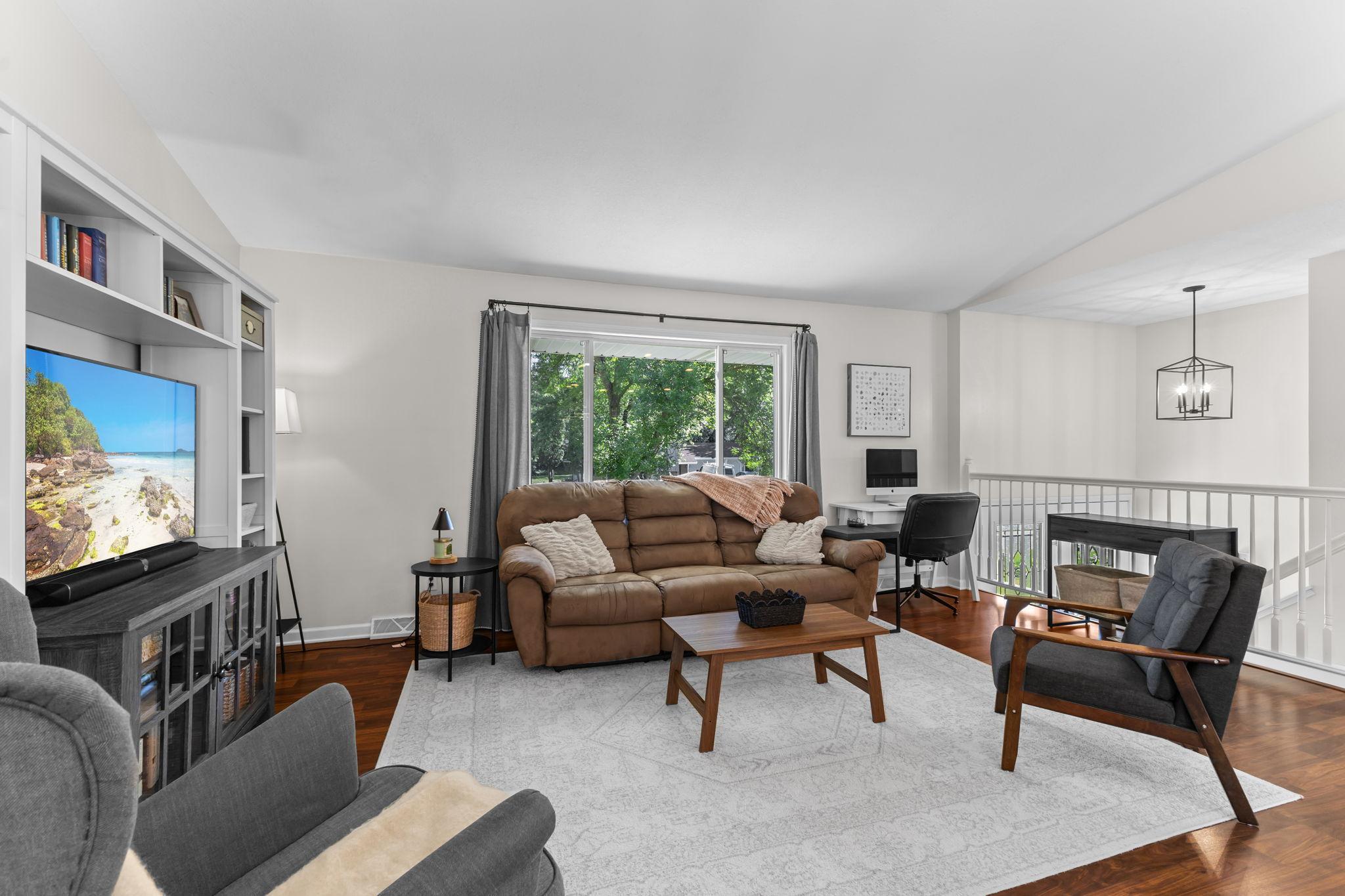 2449 Pearson Parkway Property Photo 6