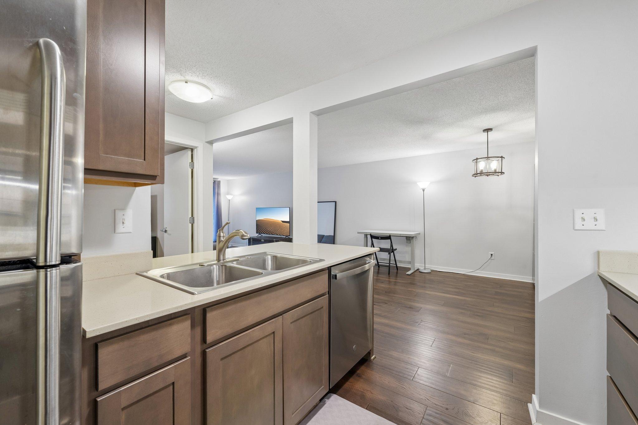 52 Groveland Terrace A412 Property Photo 6