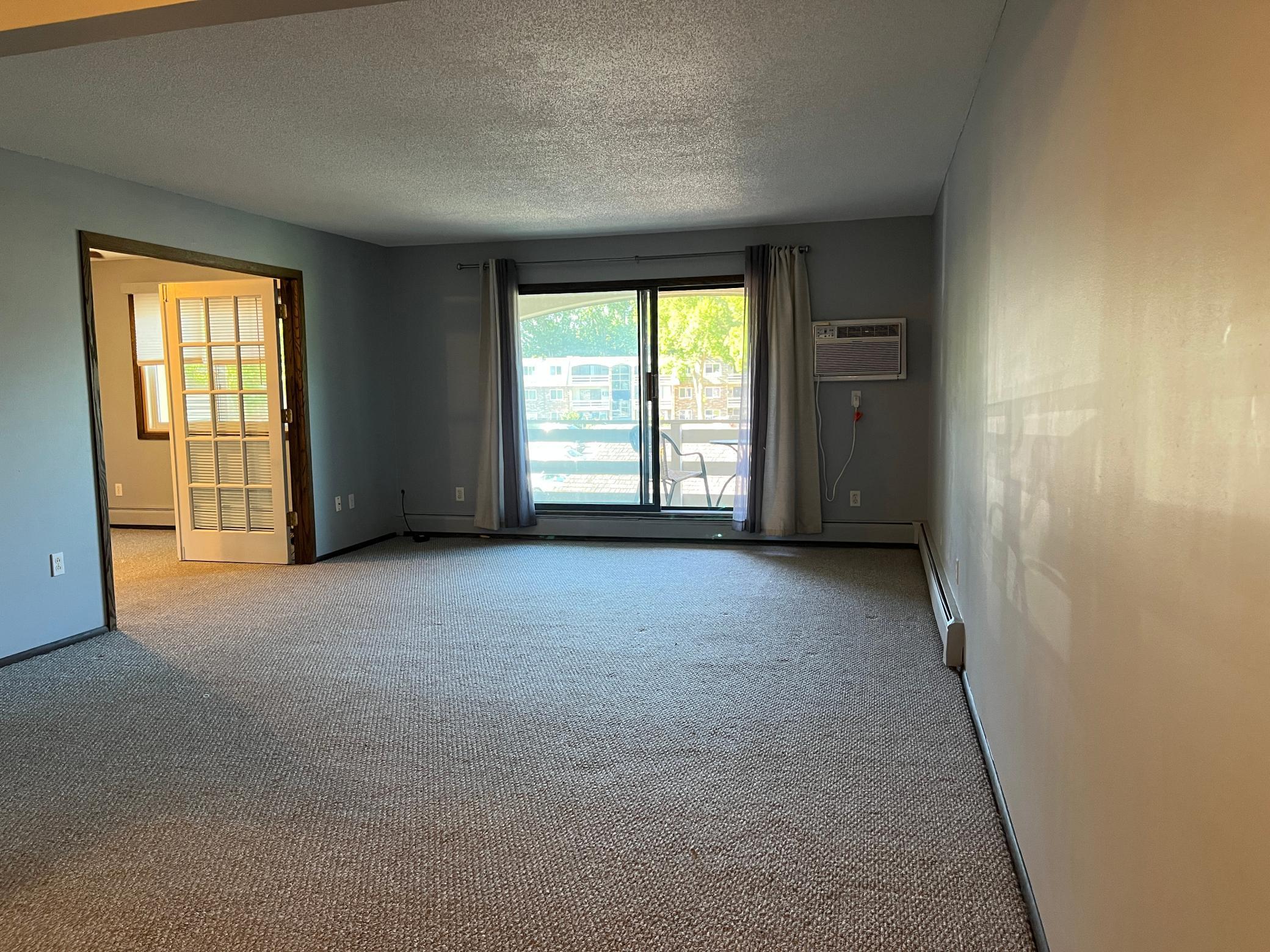 4371 Wilshire Boulevard 305 Property Photo 4