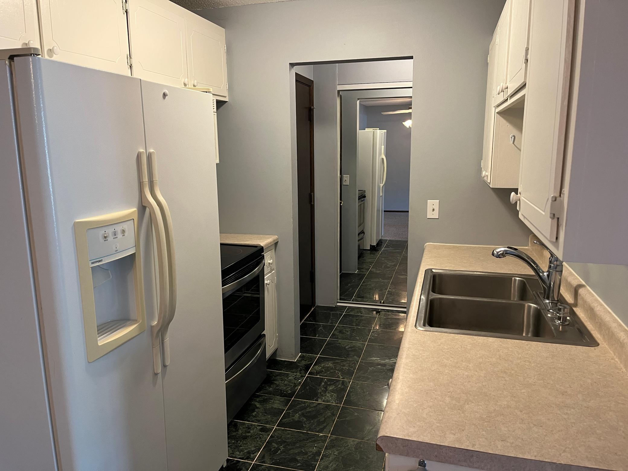 4371 Wilshire Boulevard 305 Property Photo 5