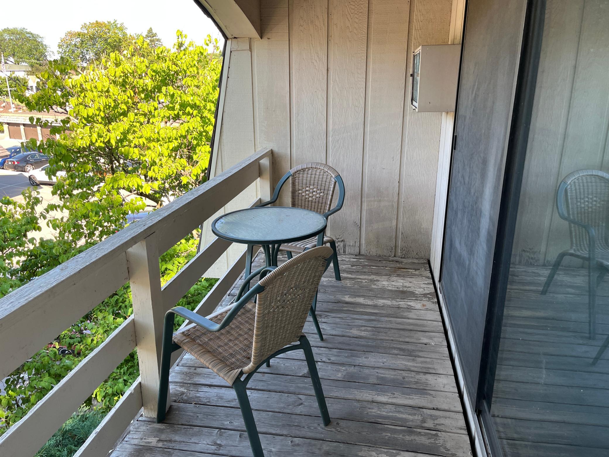 4371 Wilshire Boulevard 305 Property Photo 17