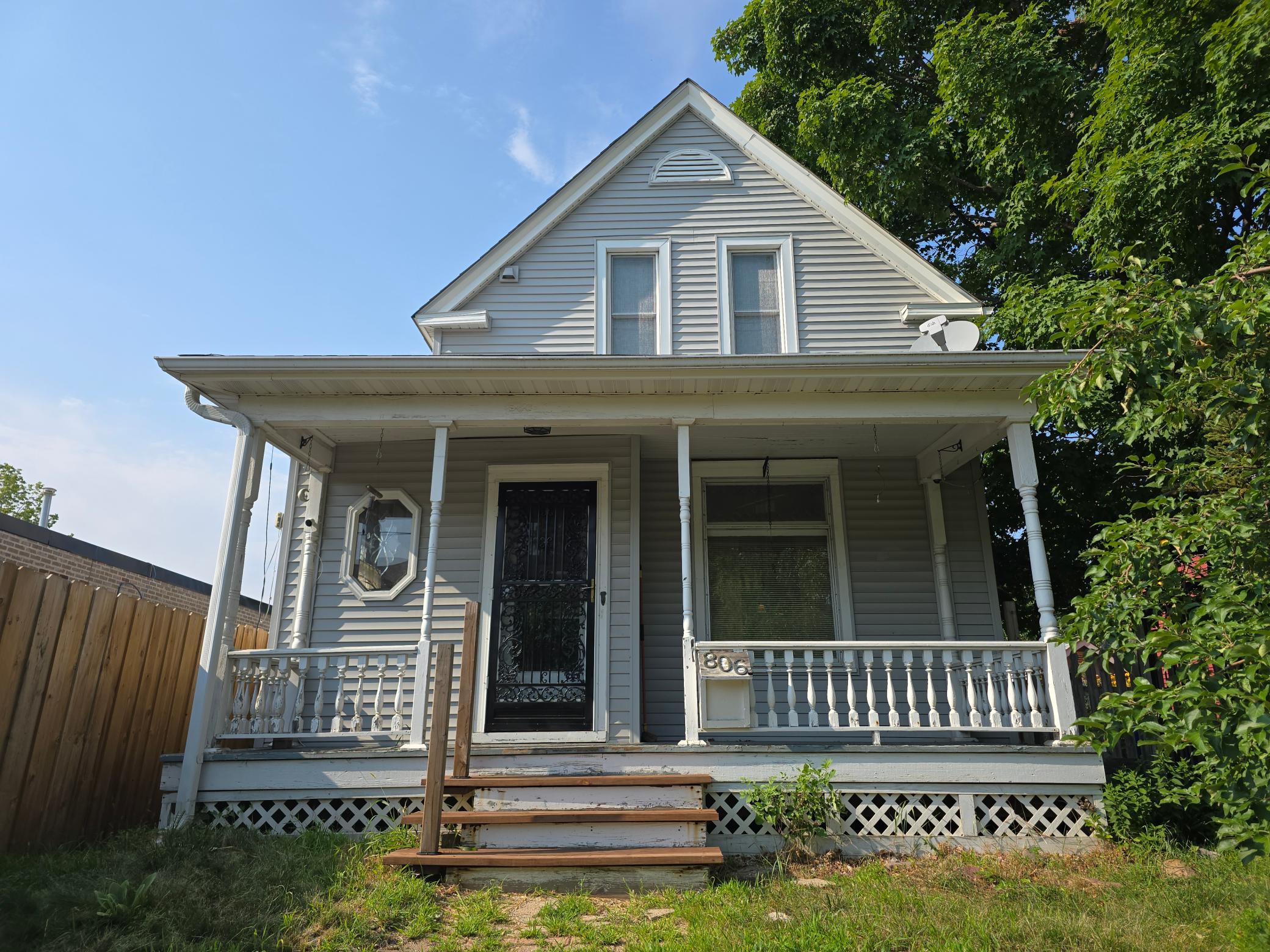 806 E 36th Street Property Photo 1