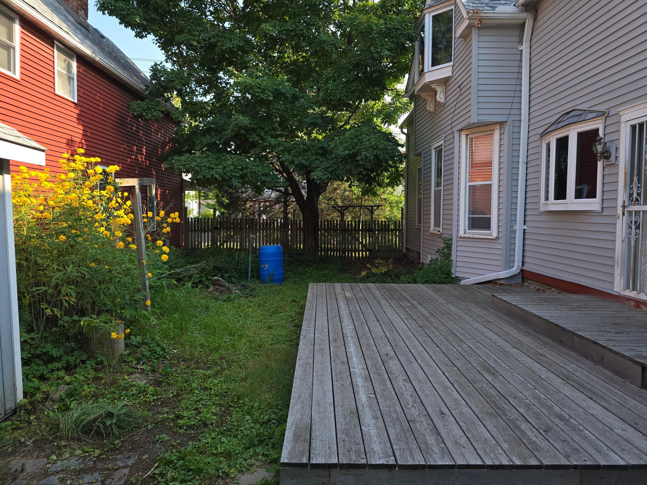 806 E 36th Street Property Photo 3
