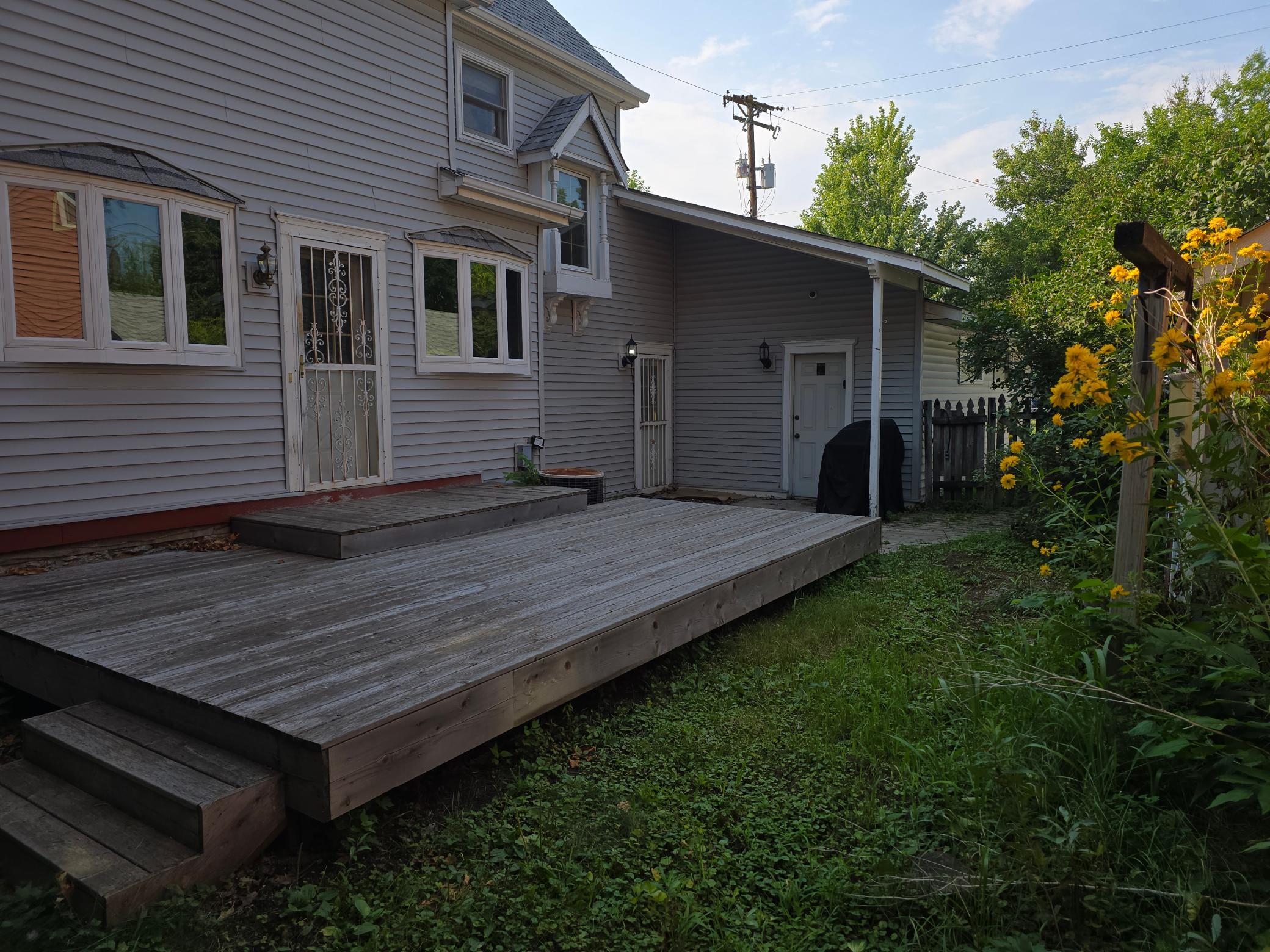 806 E 36th Street Property Photo 5