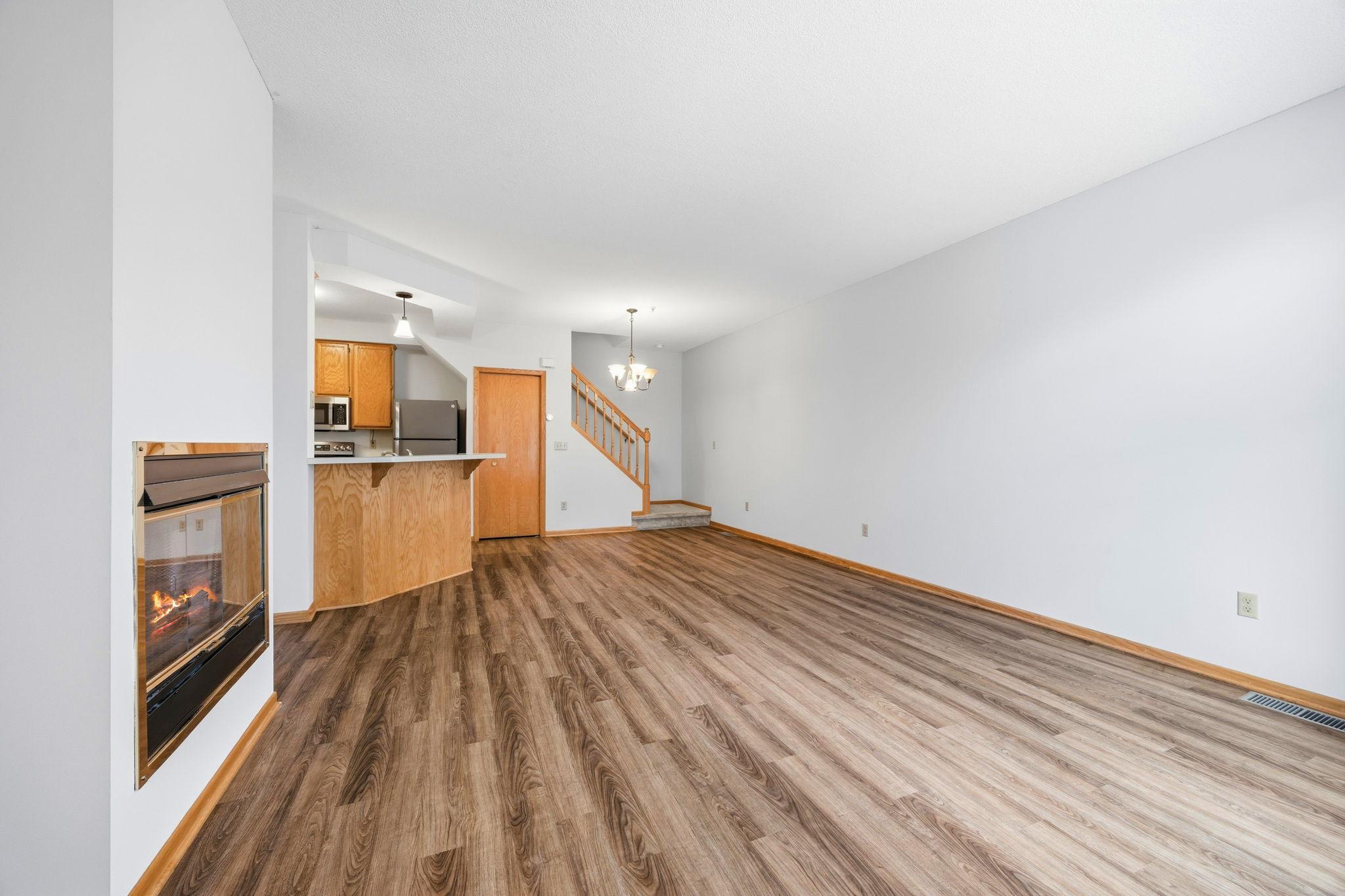 2280 Ranchview Lane N 27 Property Photo 8