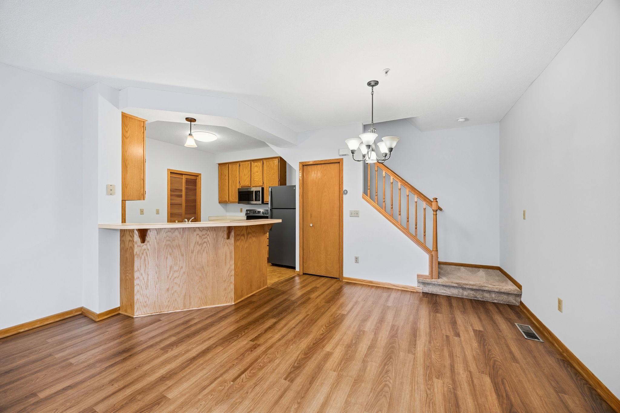 2280 Ranchview Lane N 27 Property Photo 11