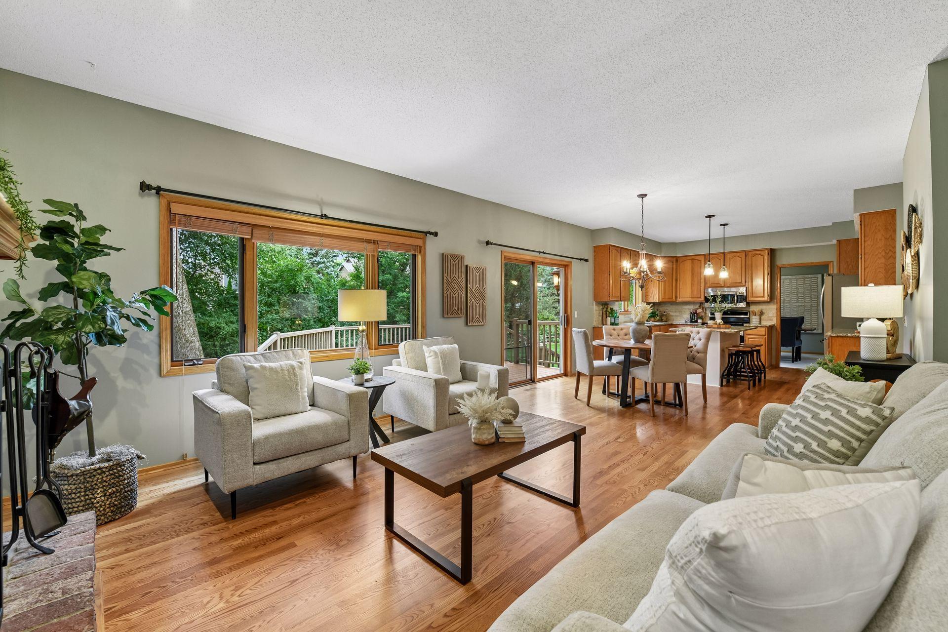 1929 Woodstone Drive Property Photo 3