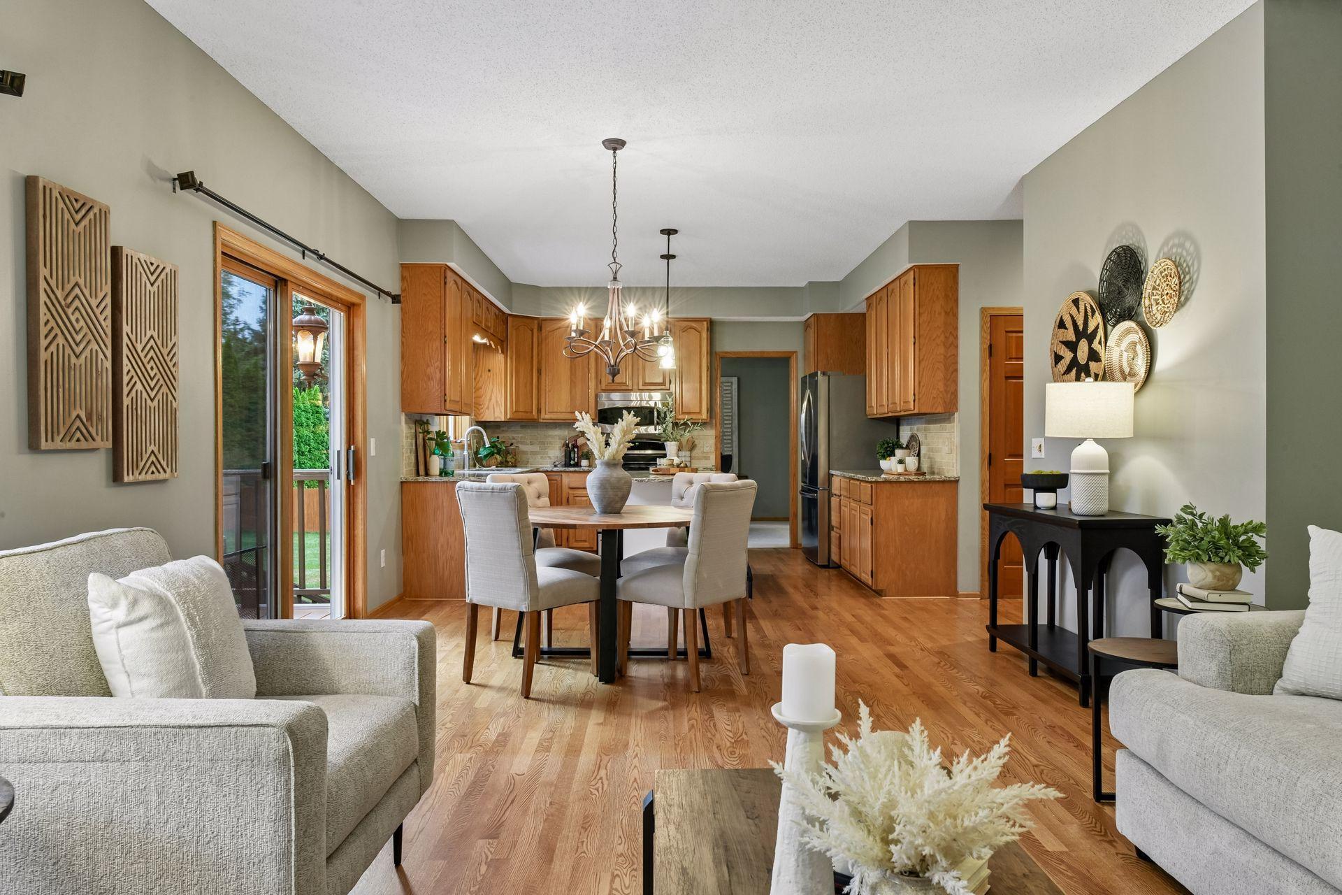 1929 Woodstone Drive Property Photo 4