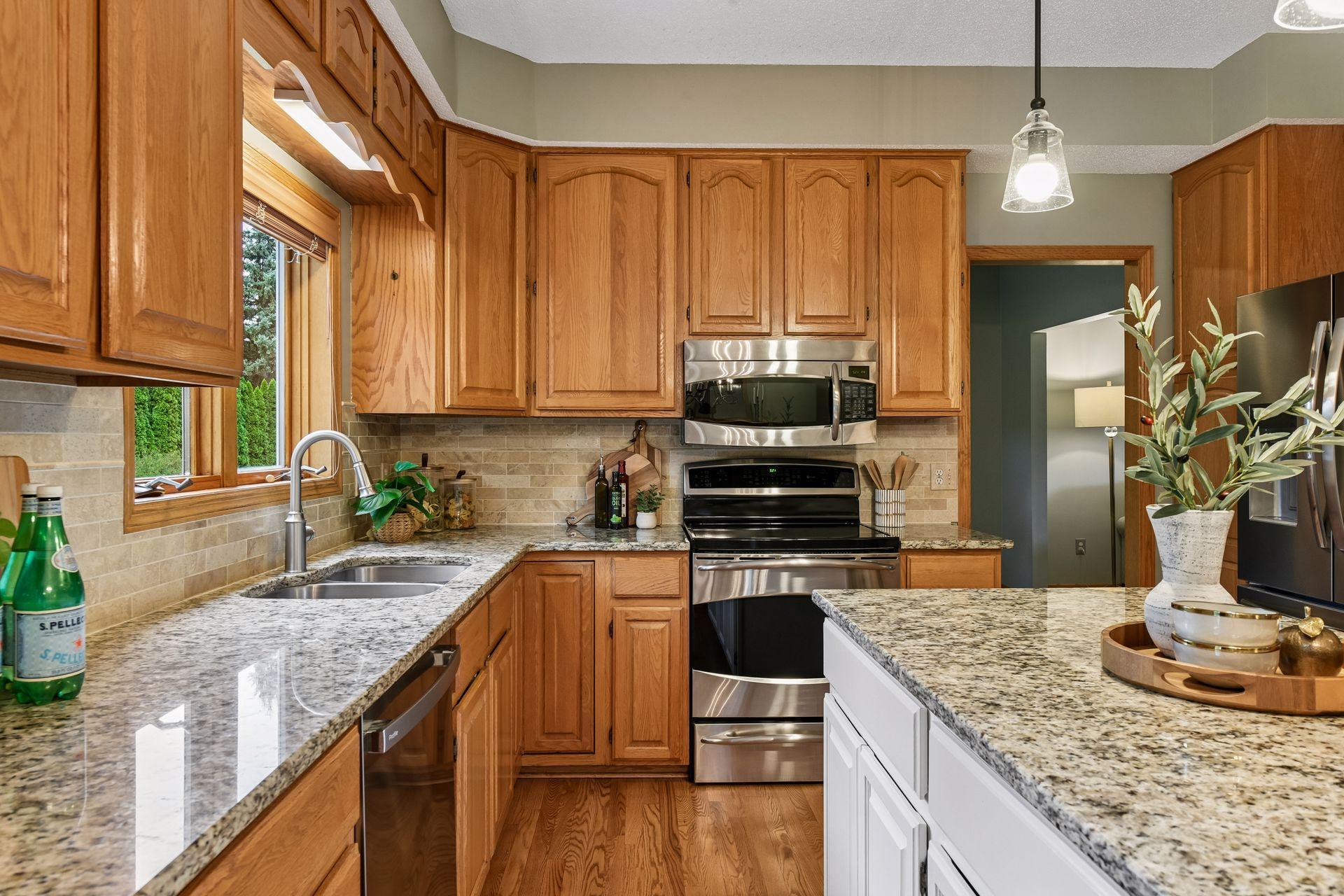 1929 Woodstone Drive Property Photo 6